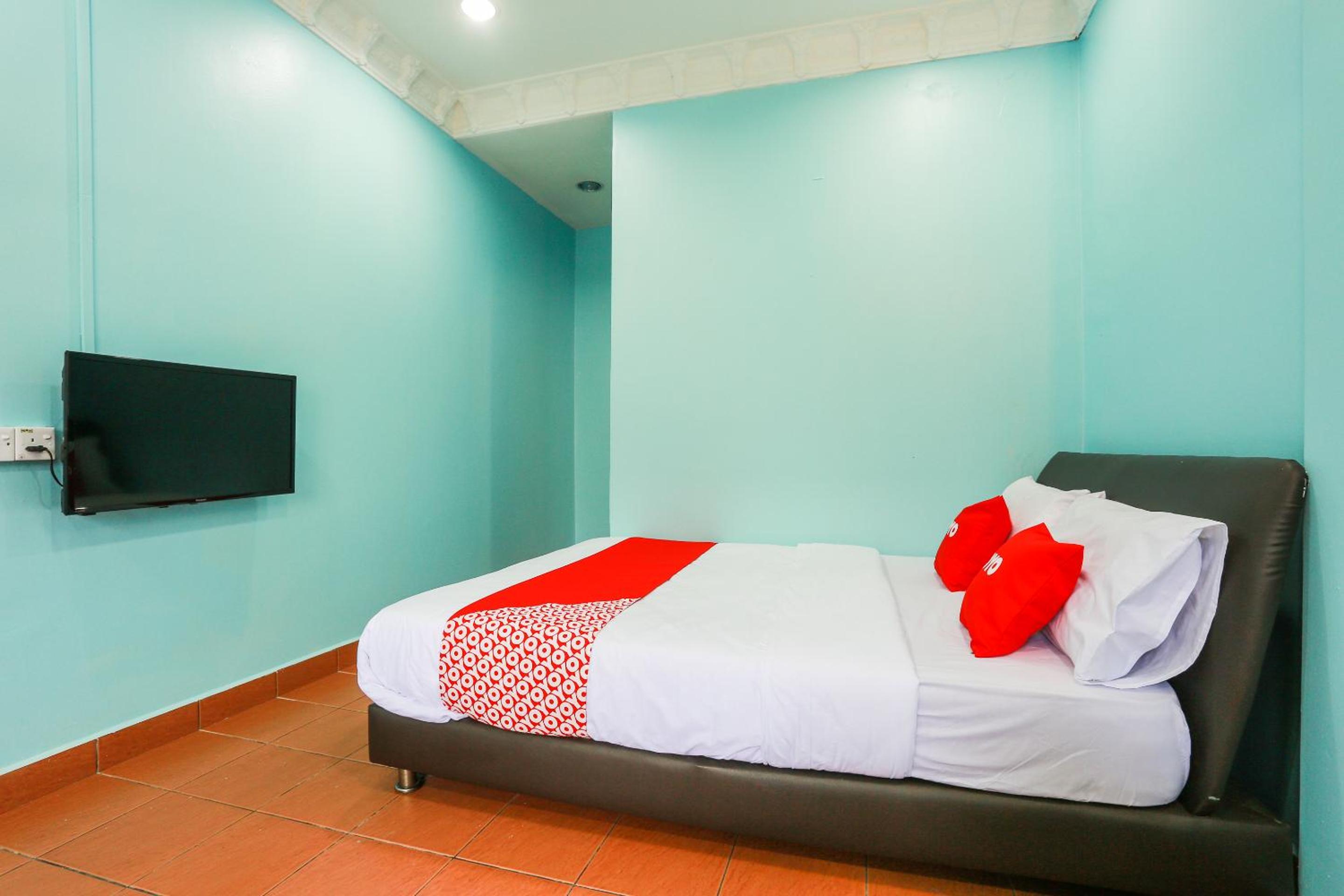 Deluxe Queen Room - Photo 2