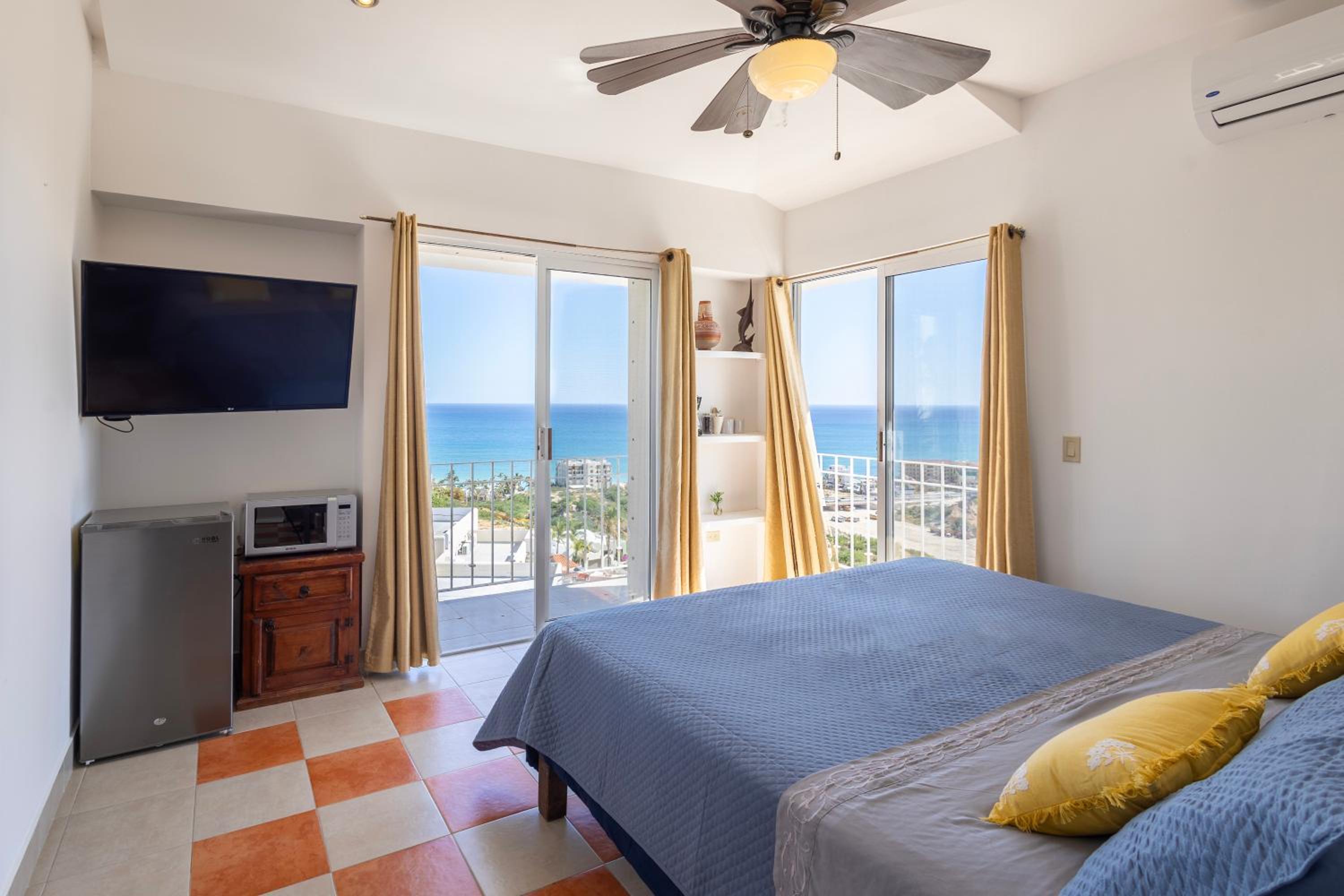 Standard Suite with Balcony and Sea View