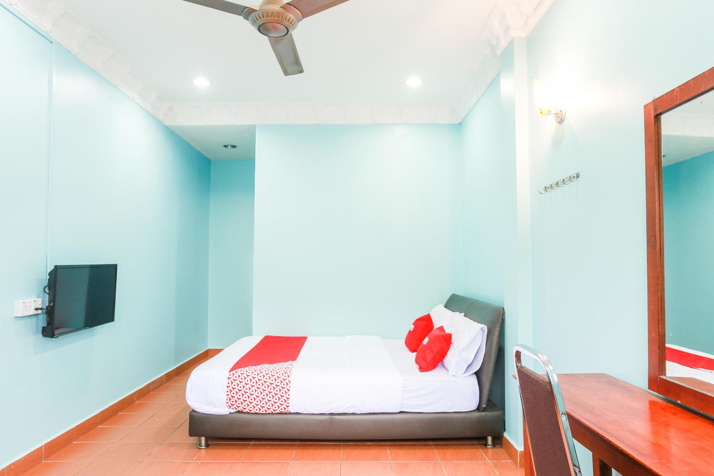 Deluxe Queen Room - Photo 1