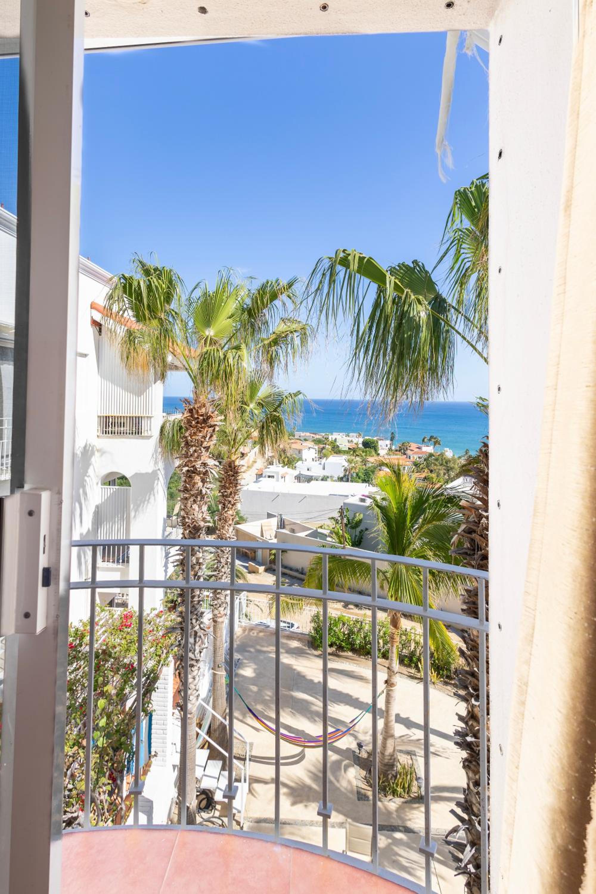 Standard Suite with Balcony and Sea View photo 3