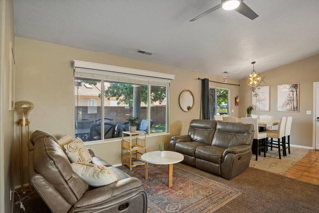 Five-Bedroom House photo 1