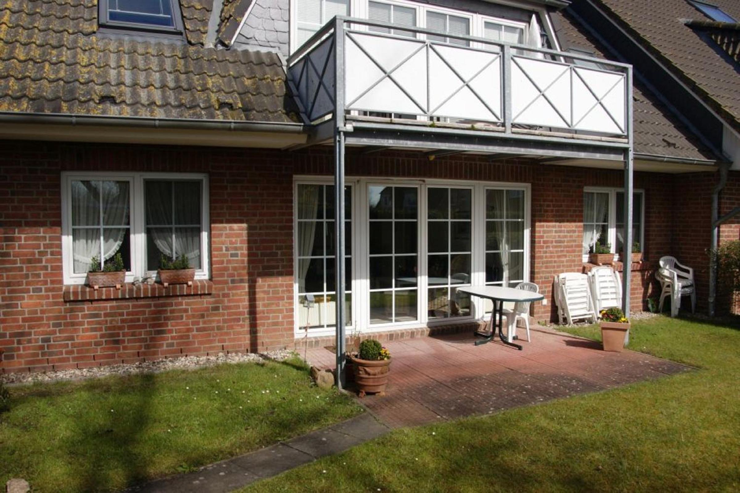 Apartment With Terrace photo 2