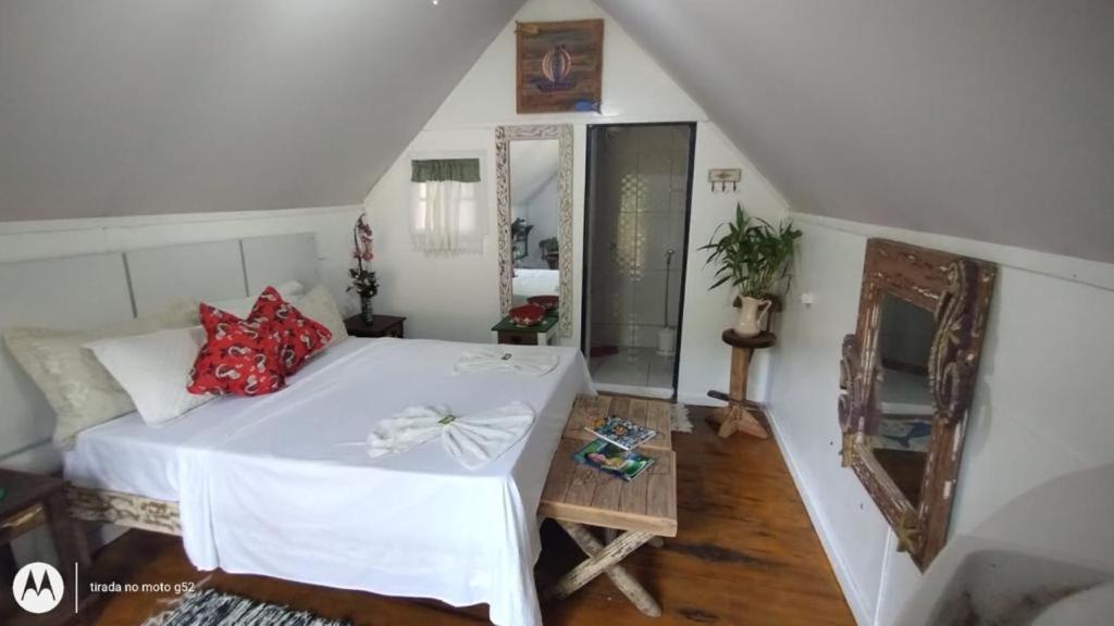 Deluxe Double Room with Balcony - Photo 11