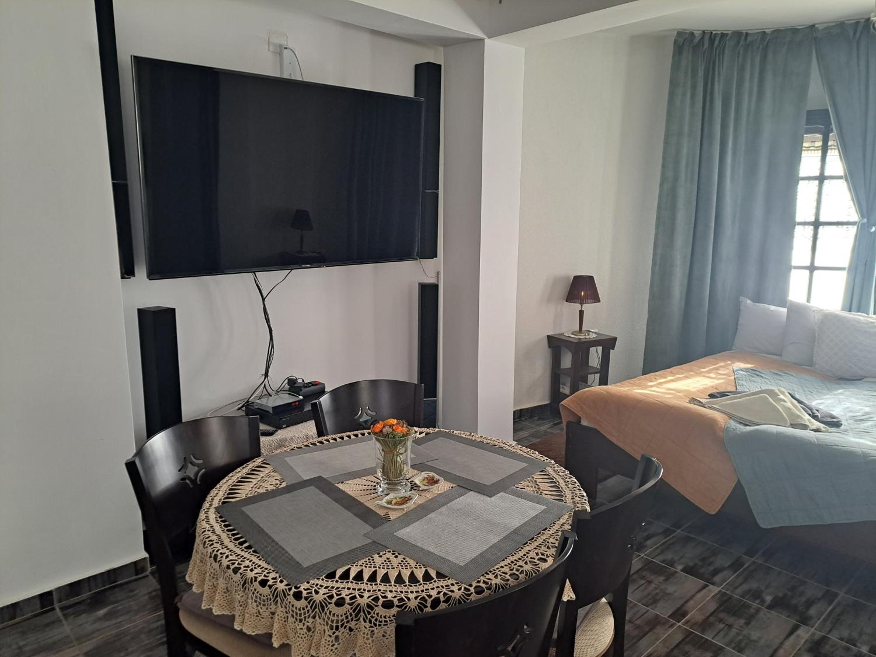 Studio Apartment photo 2