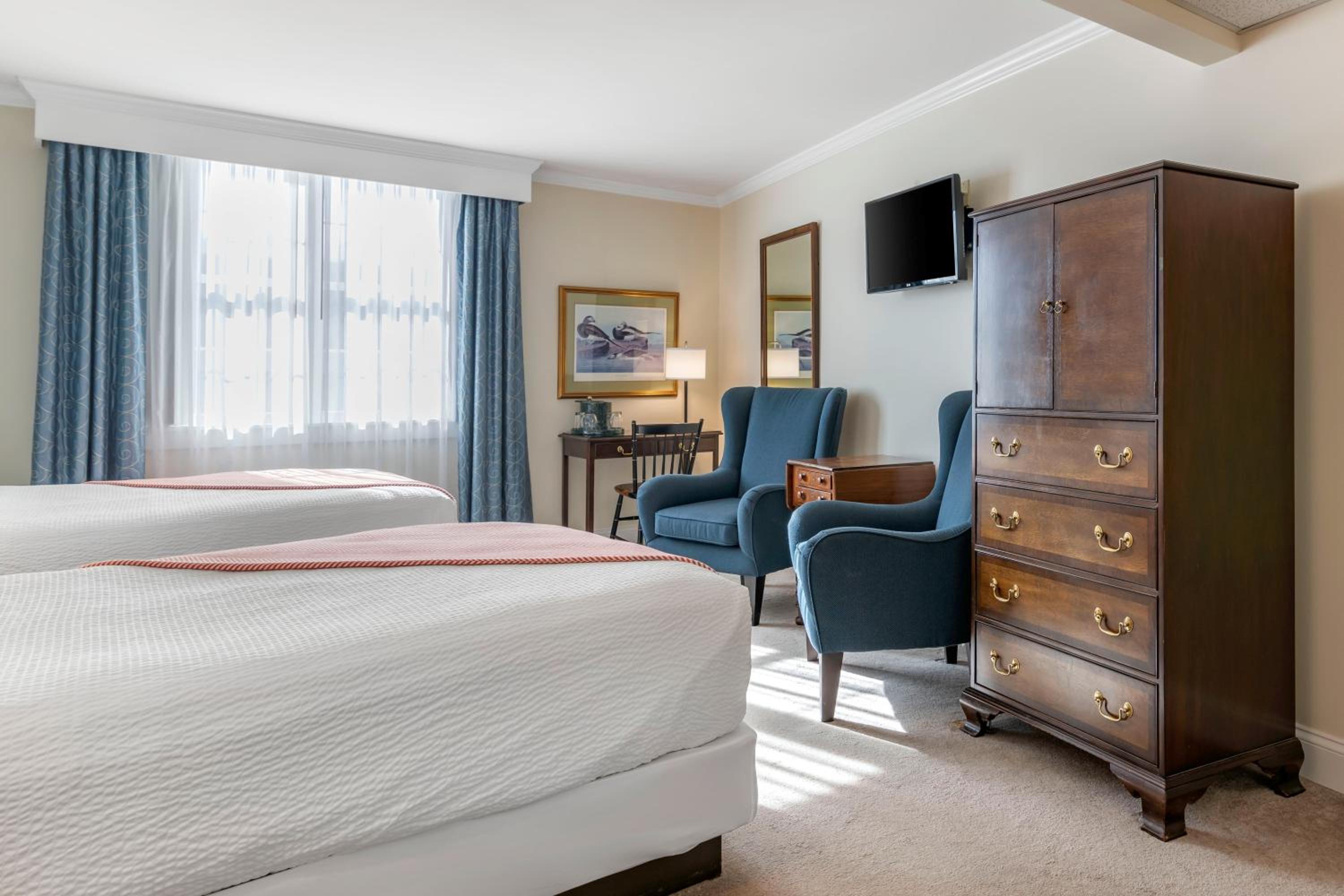 Double Room with Two Double Beds - Photo 2