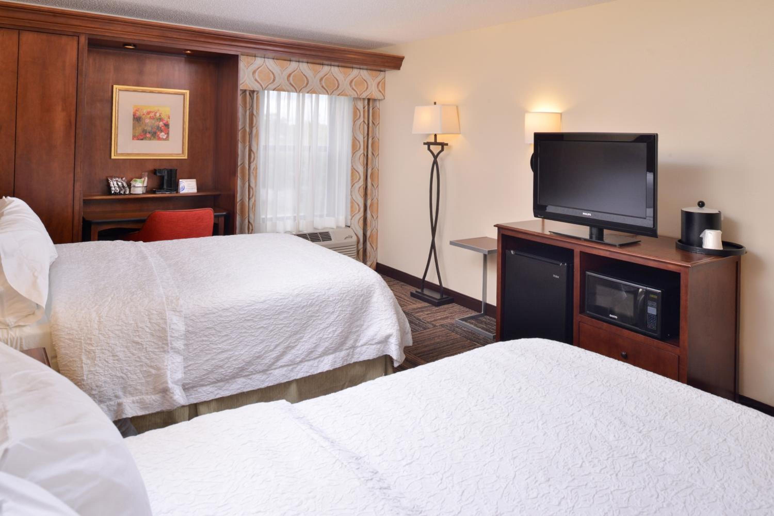 Double Room with Two Double Beds - Non-Smoking - Photo 3