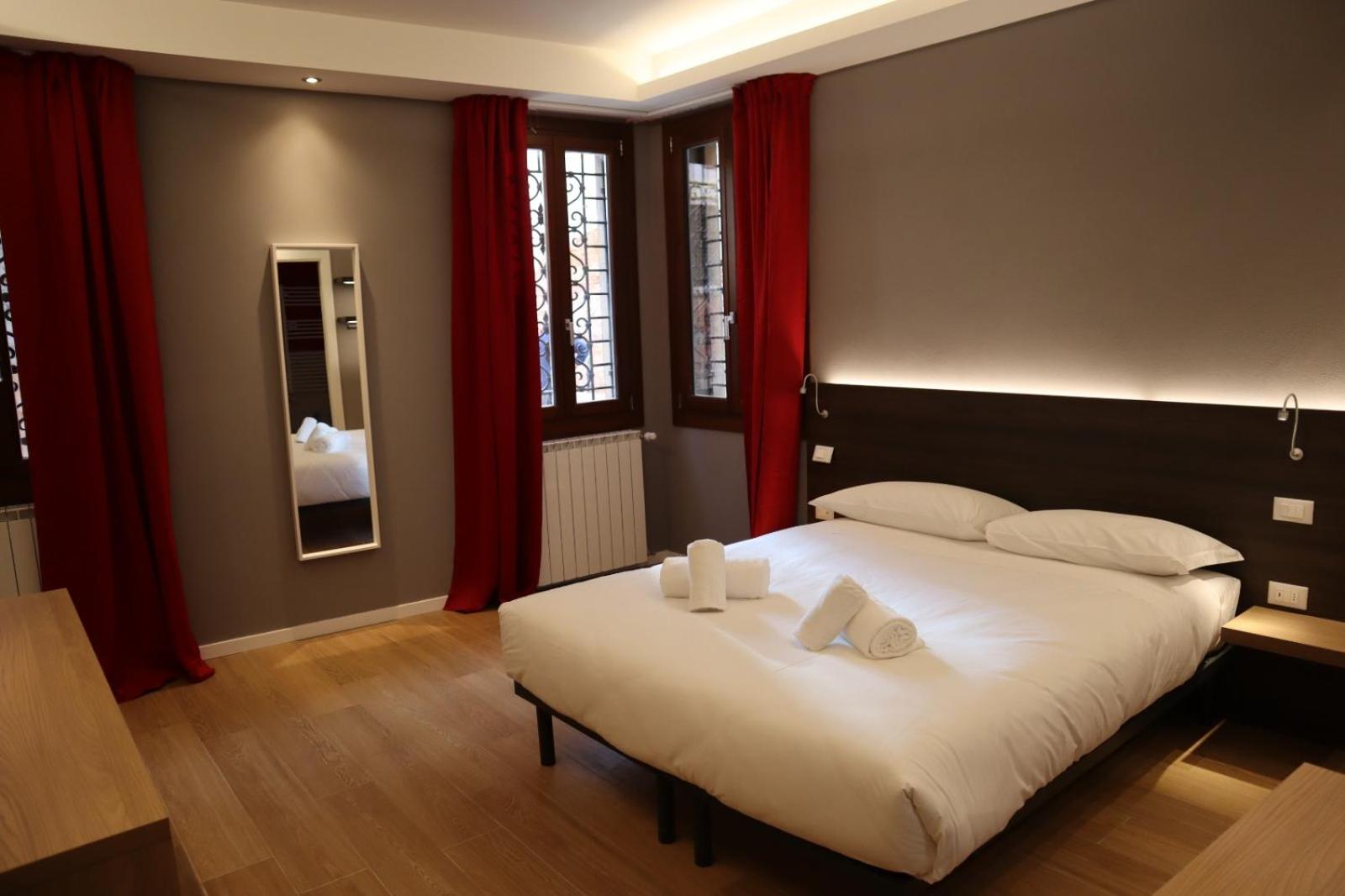 Double Or Twin Room With Private Bathroom photo 1