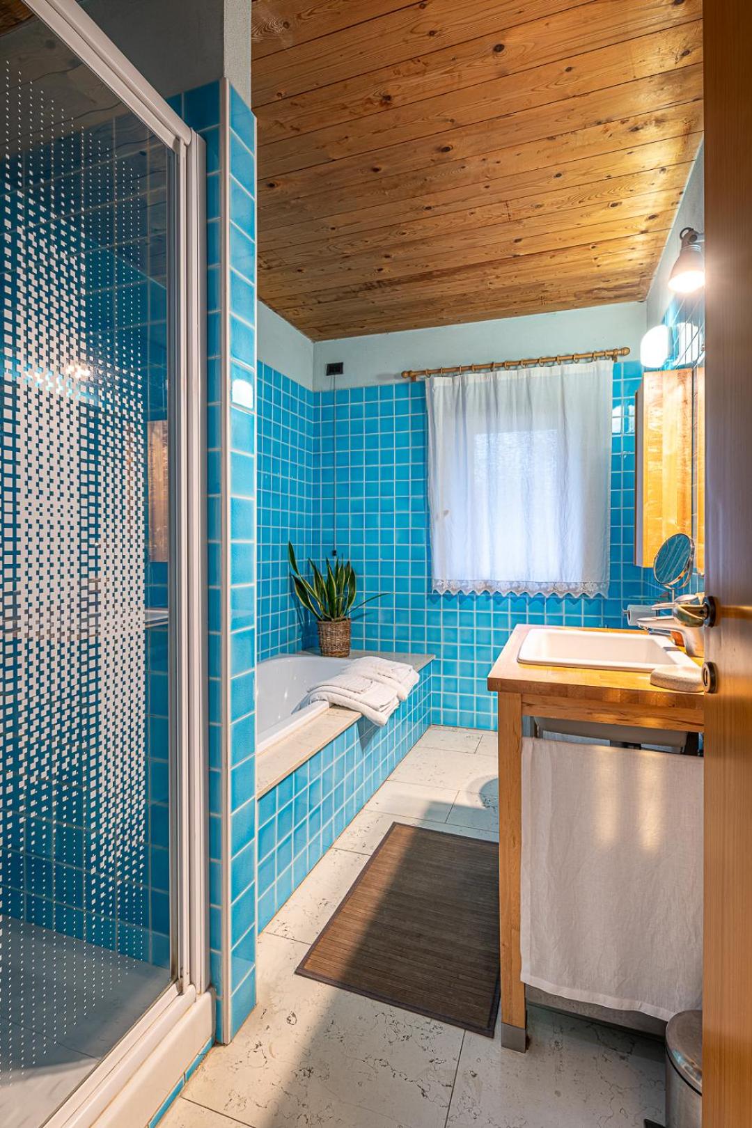Large Double or Twin Room with Private External Bathroom photo 2