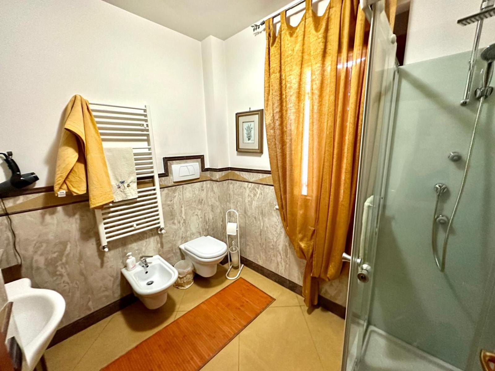 Single Room with Private Bathroom photo 3
