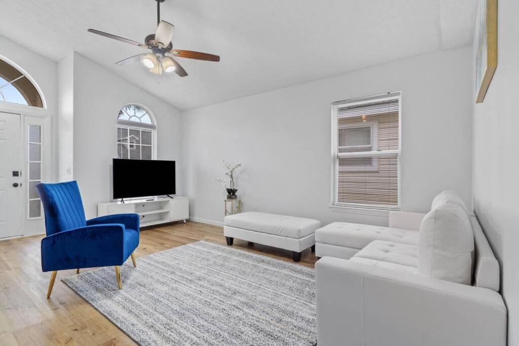 Three-Bedroom House photo 1