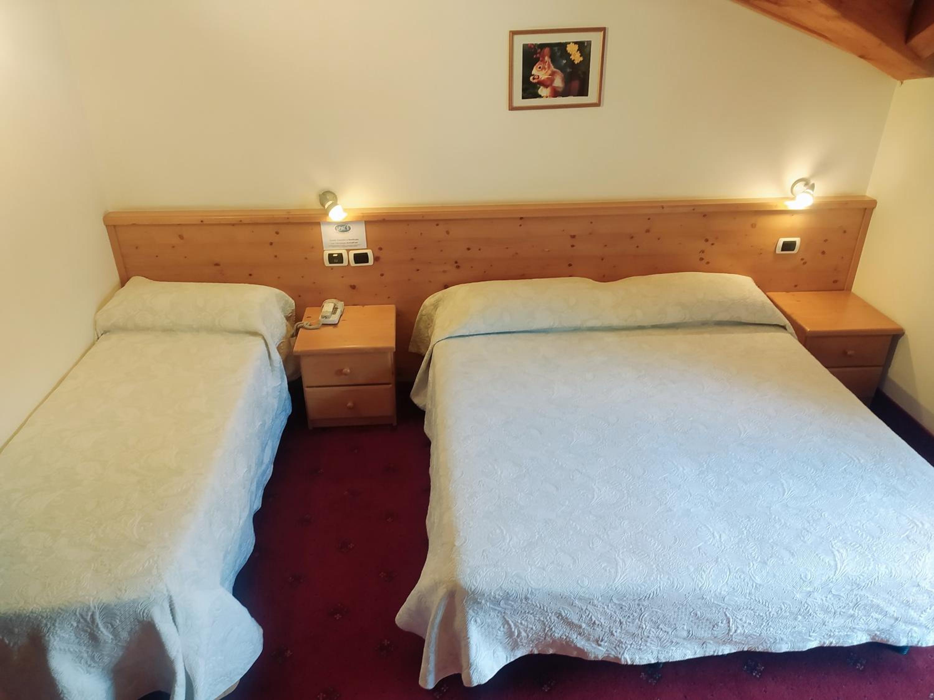 Double Room with Balcony (2 Adults + 1 Child) photo 2