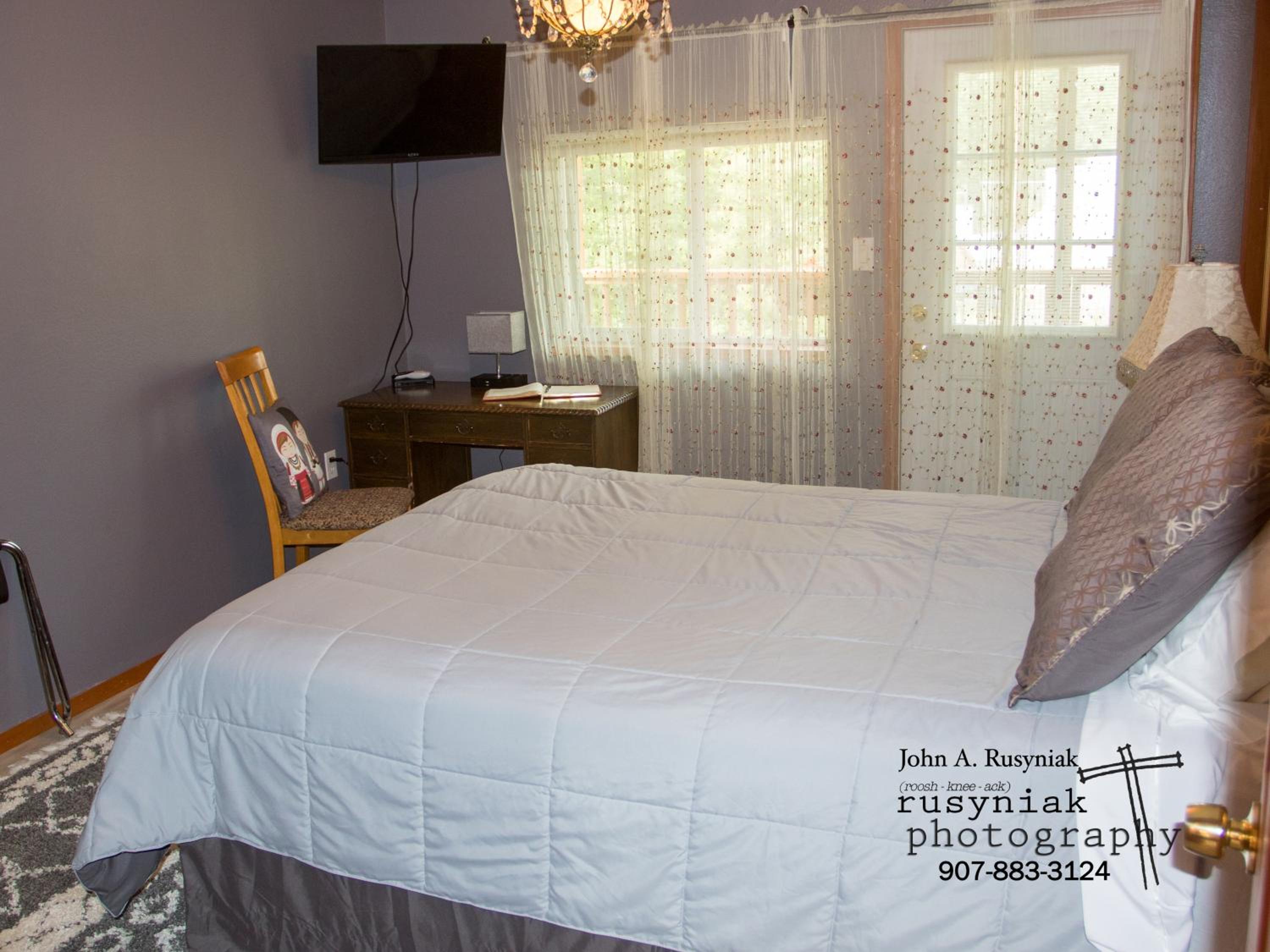 Queen Room with Garden View