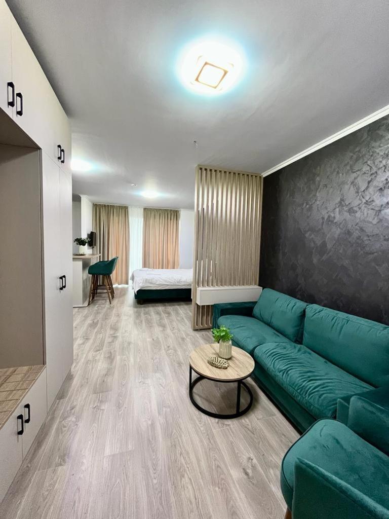 One-Bedroom Apartment photo 1