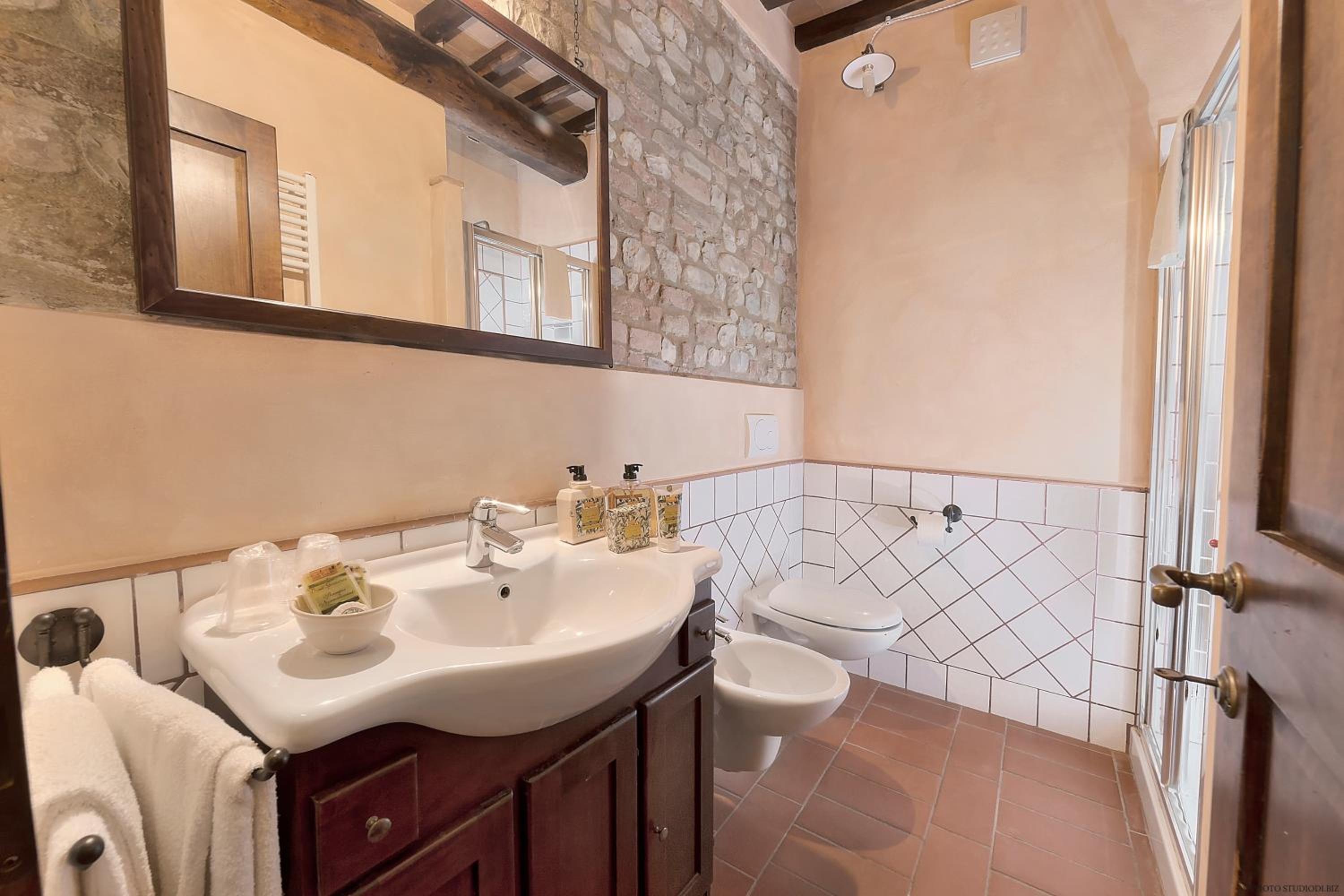 Two-Bedroom Apartment - Photo 17