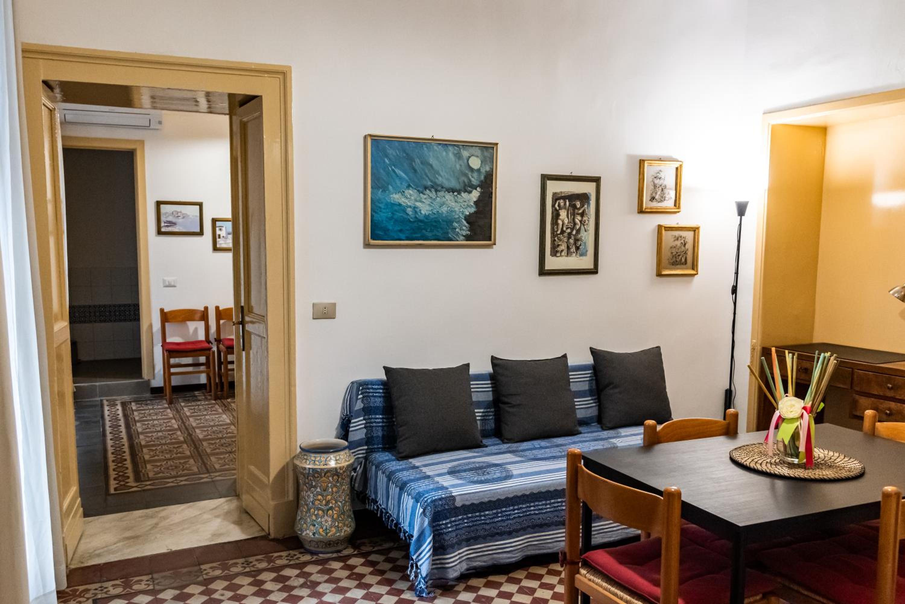 One-Bedroom Apartment
