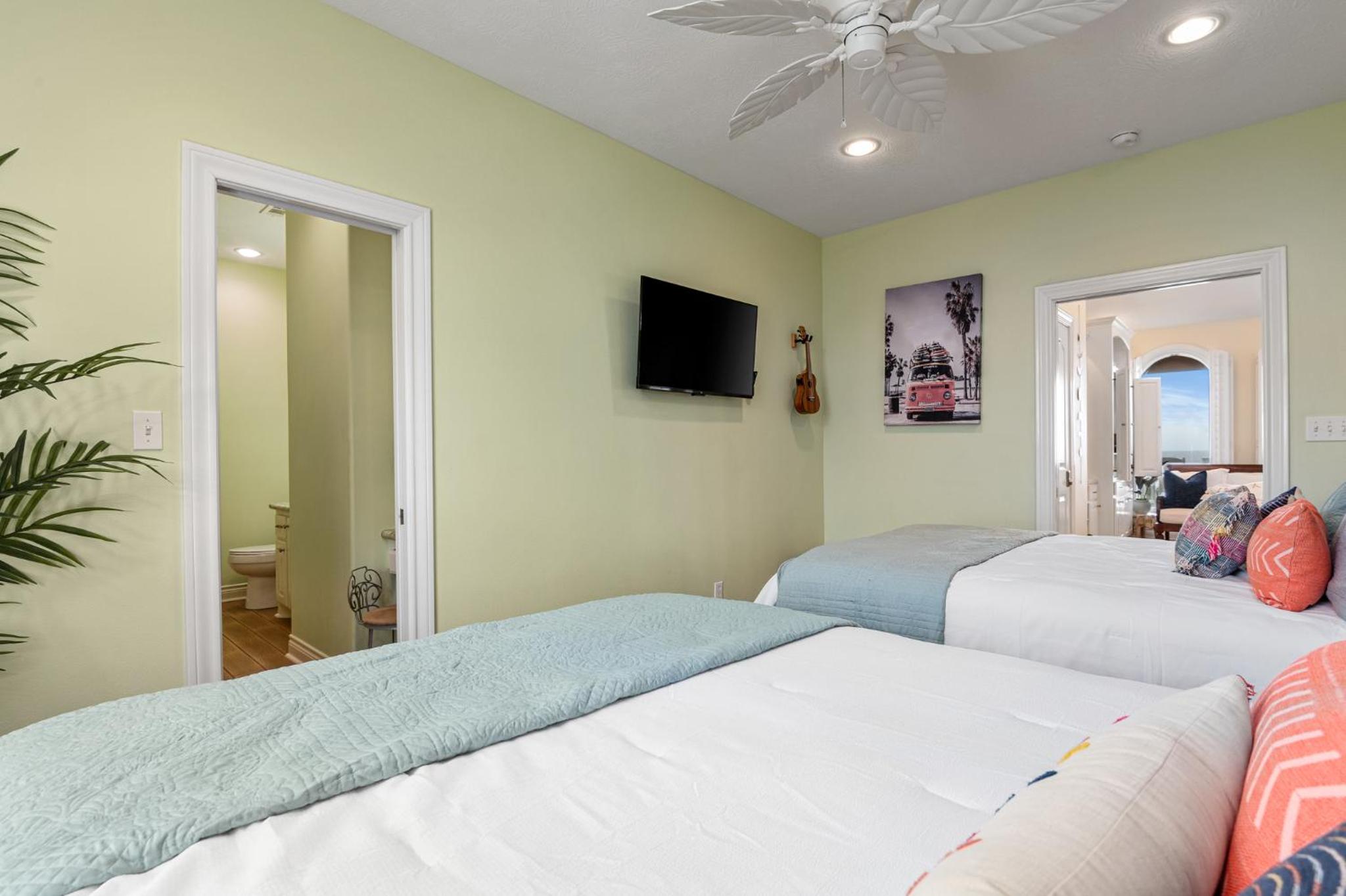 Three-Bedroom House photo 1