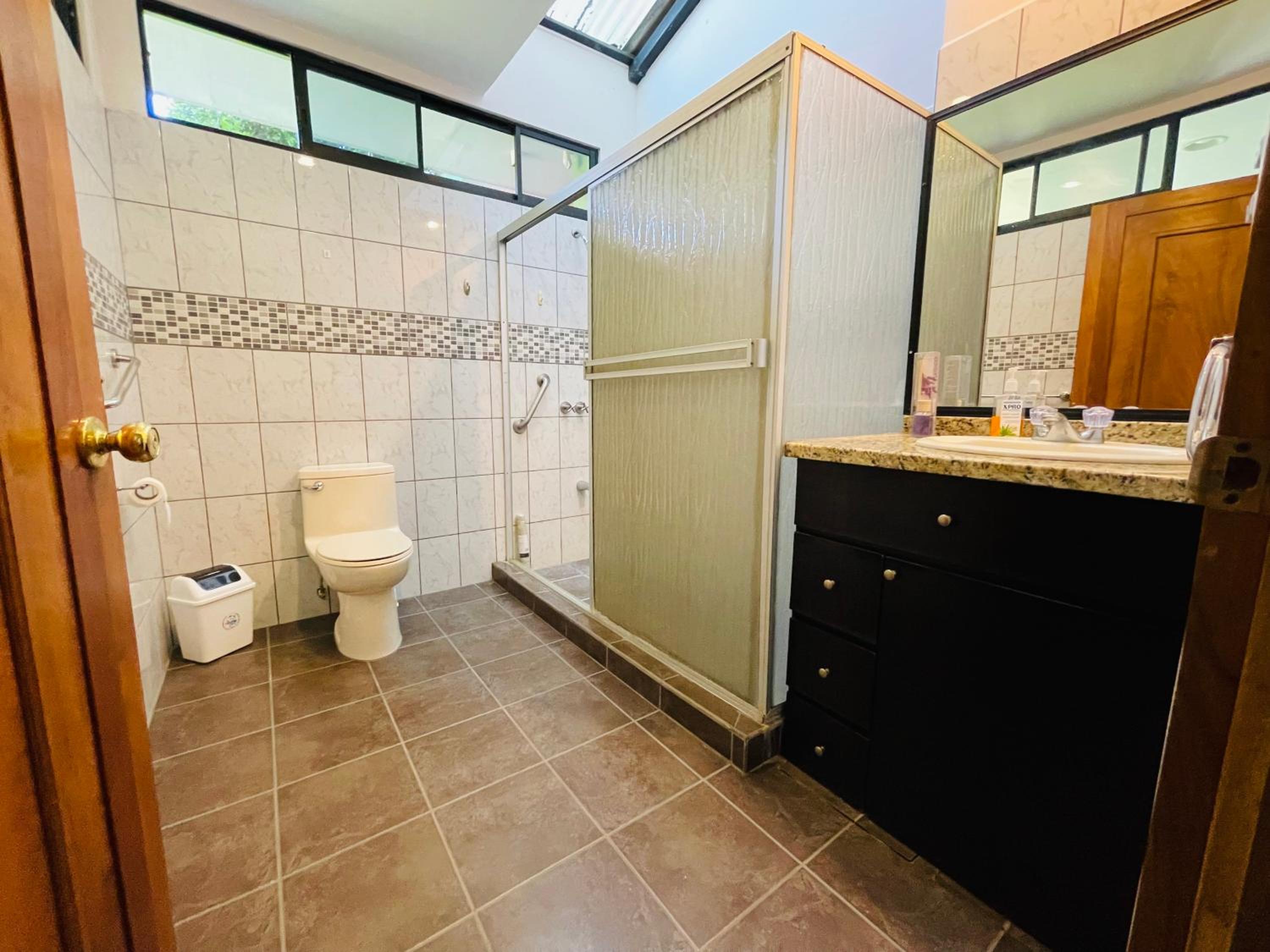 Double Room with Shared Bathroom photo 3