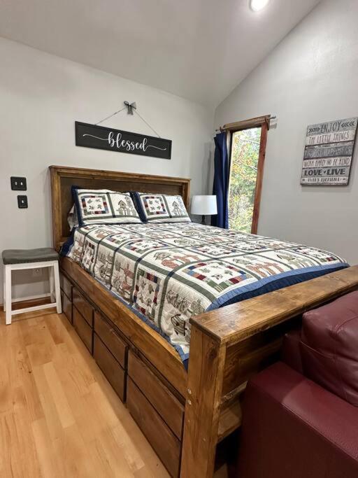 One-Bedroom House photo 1