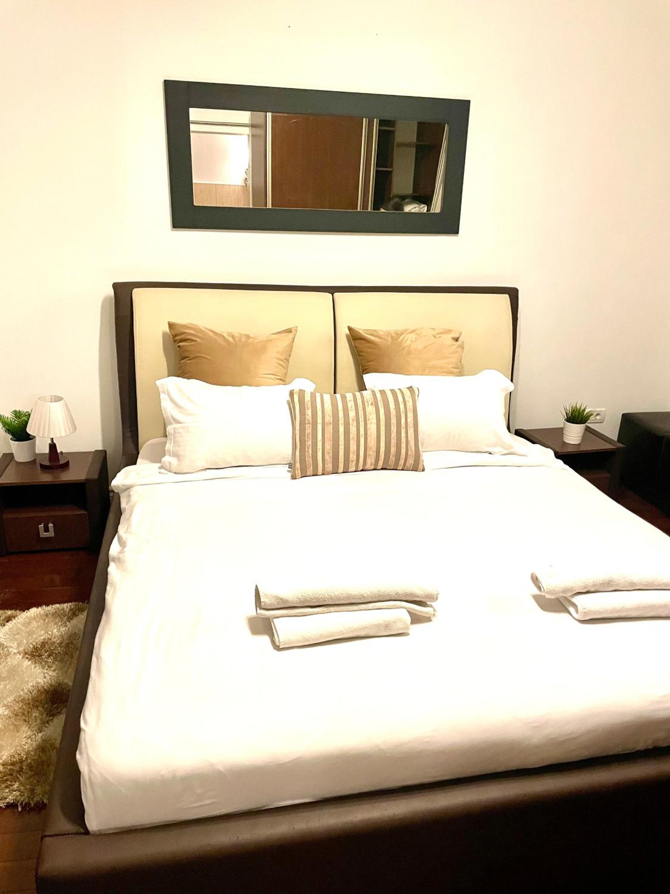 One-Bedroom Apartment - Photo 21