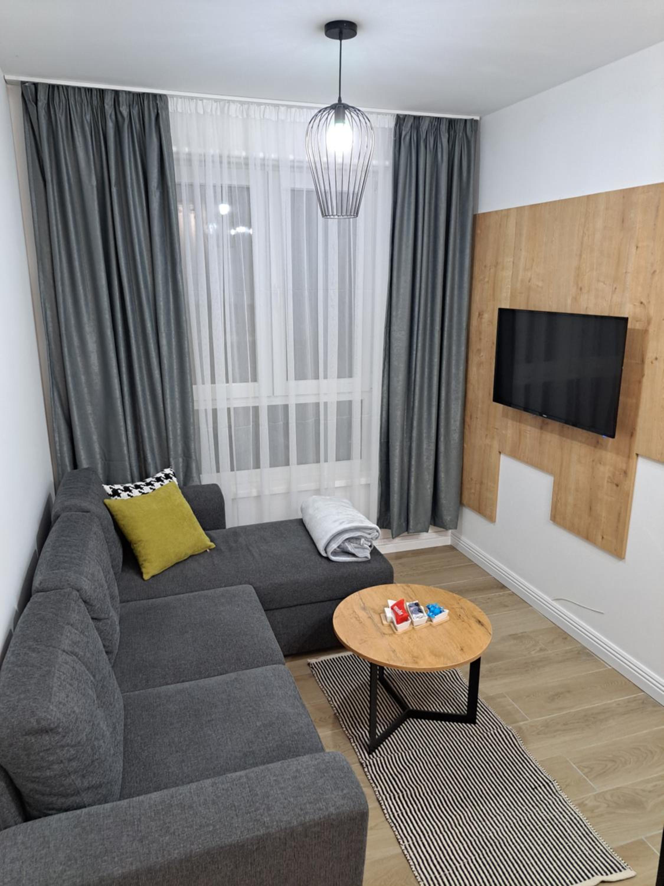 One-Bedroom Apartment photo 1