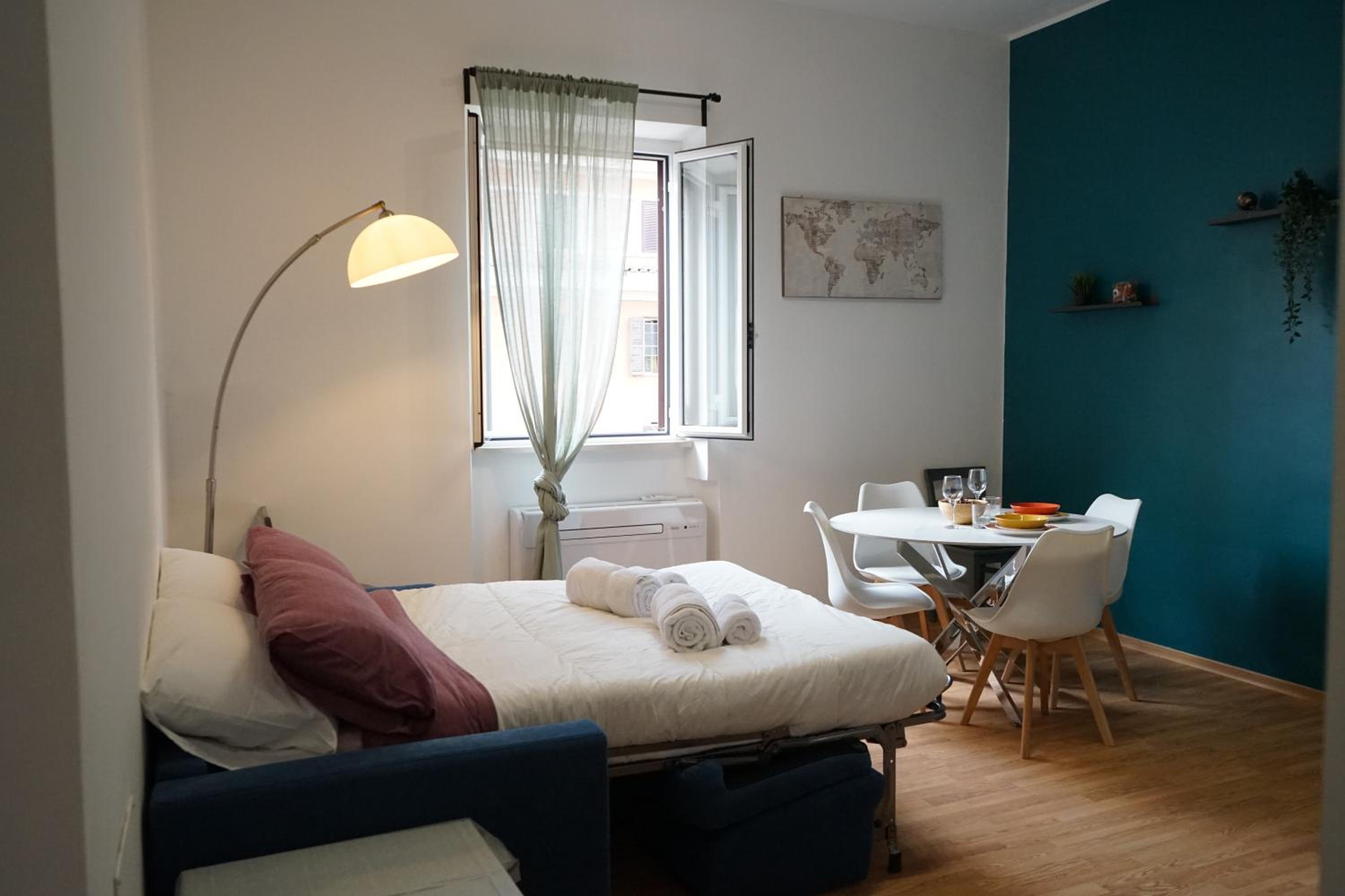 One-Bedroom Apartment photo 3