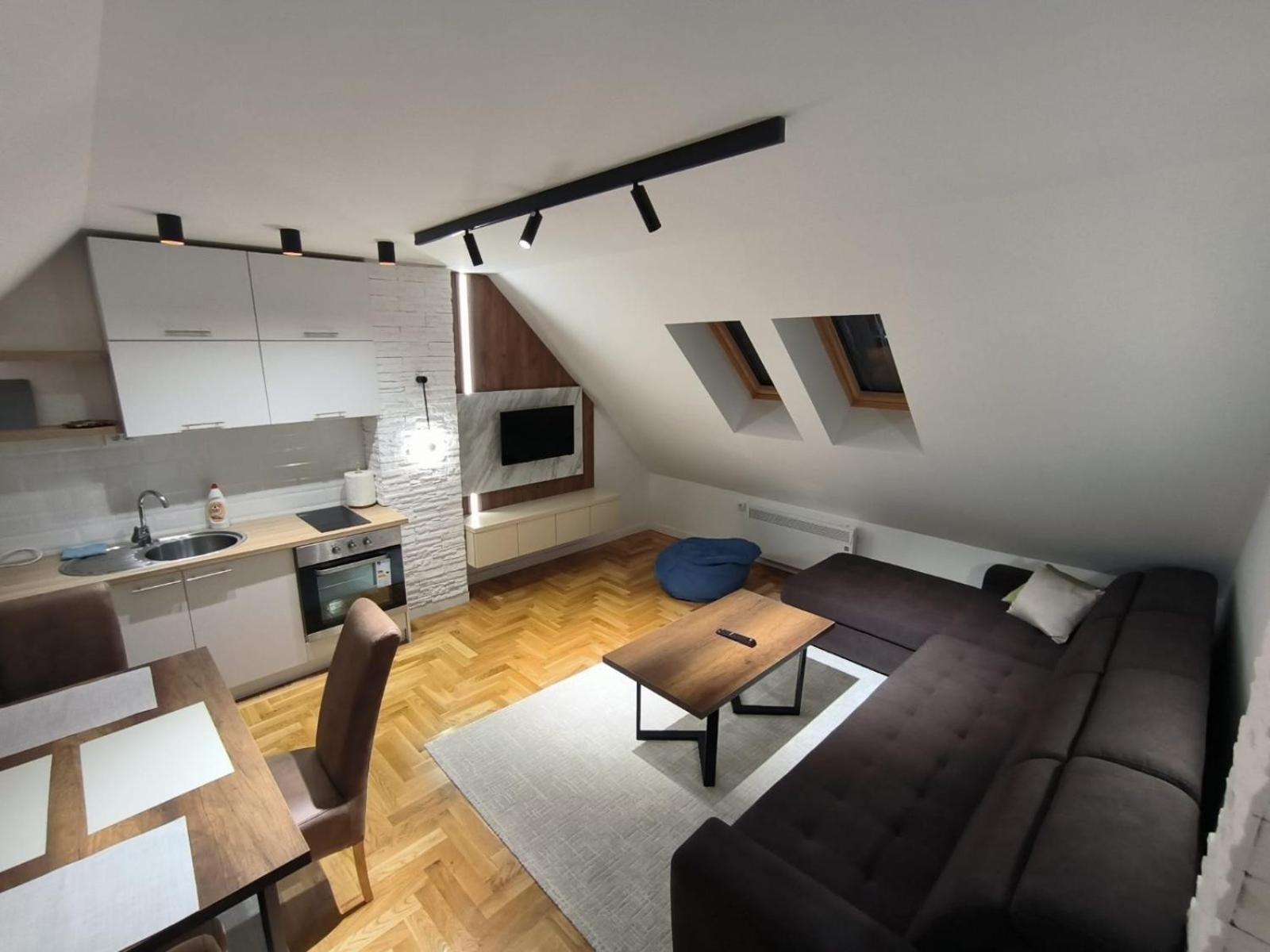 One-Bedroom Apartment photo 1