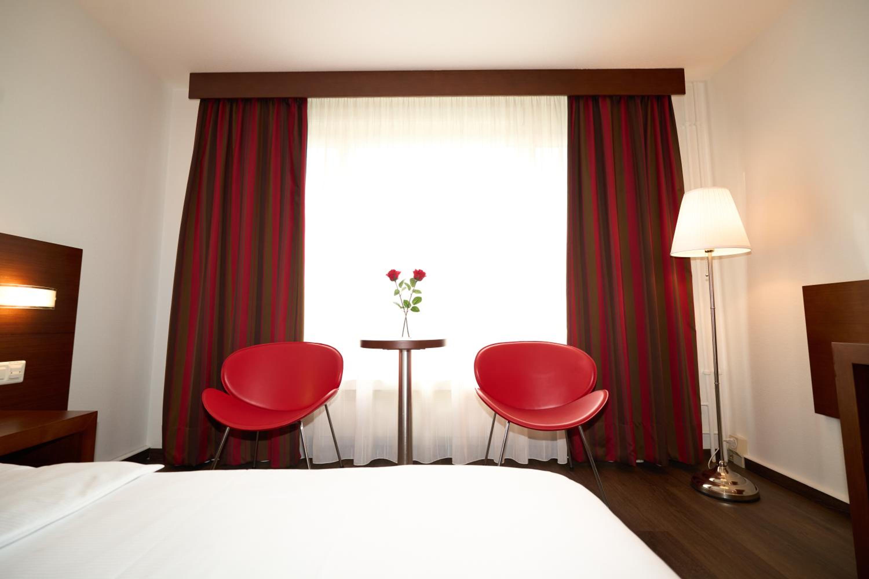 Deluxe King Room - Photo 1