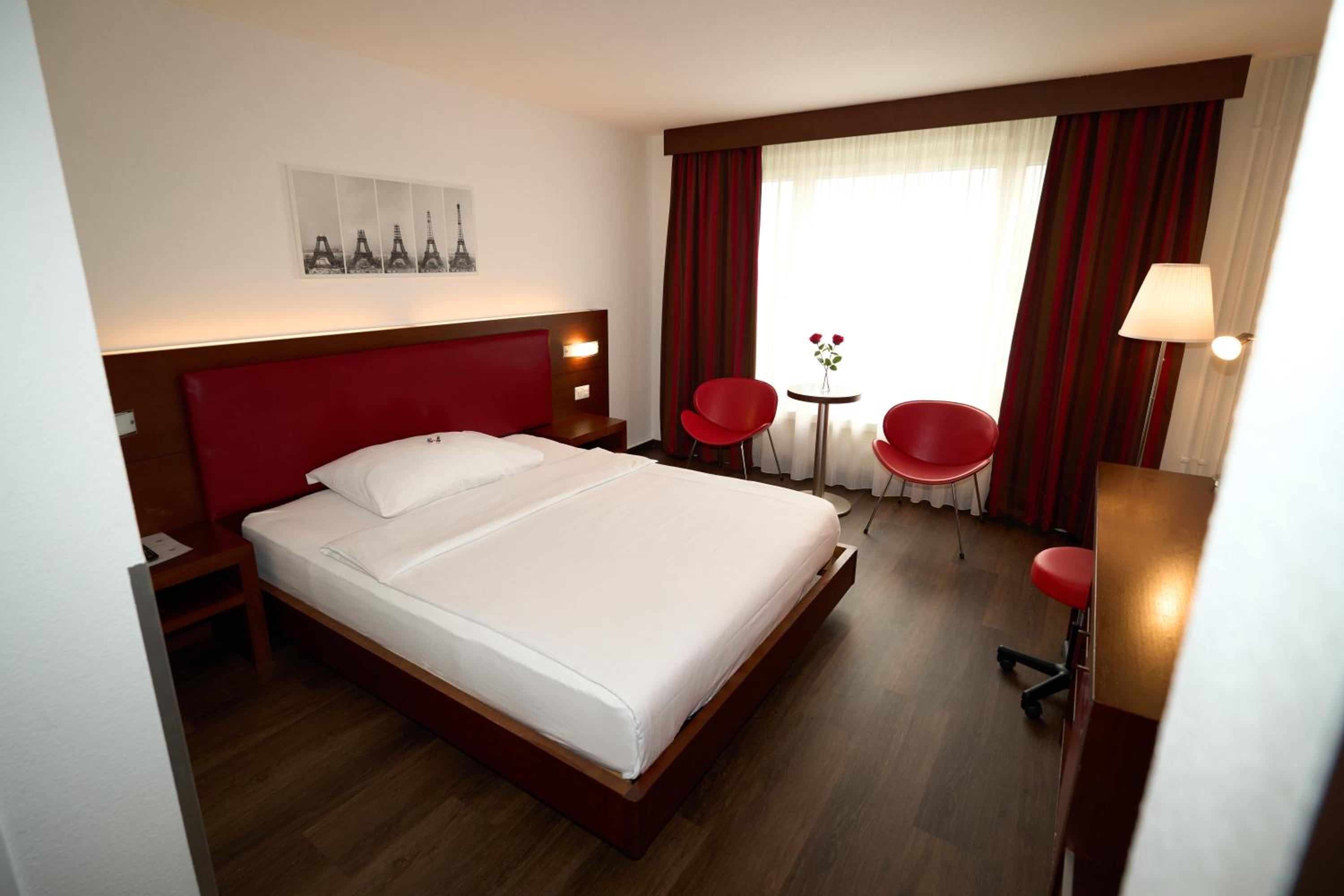 Deluxe King Room - Photo 17