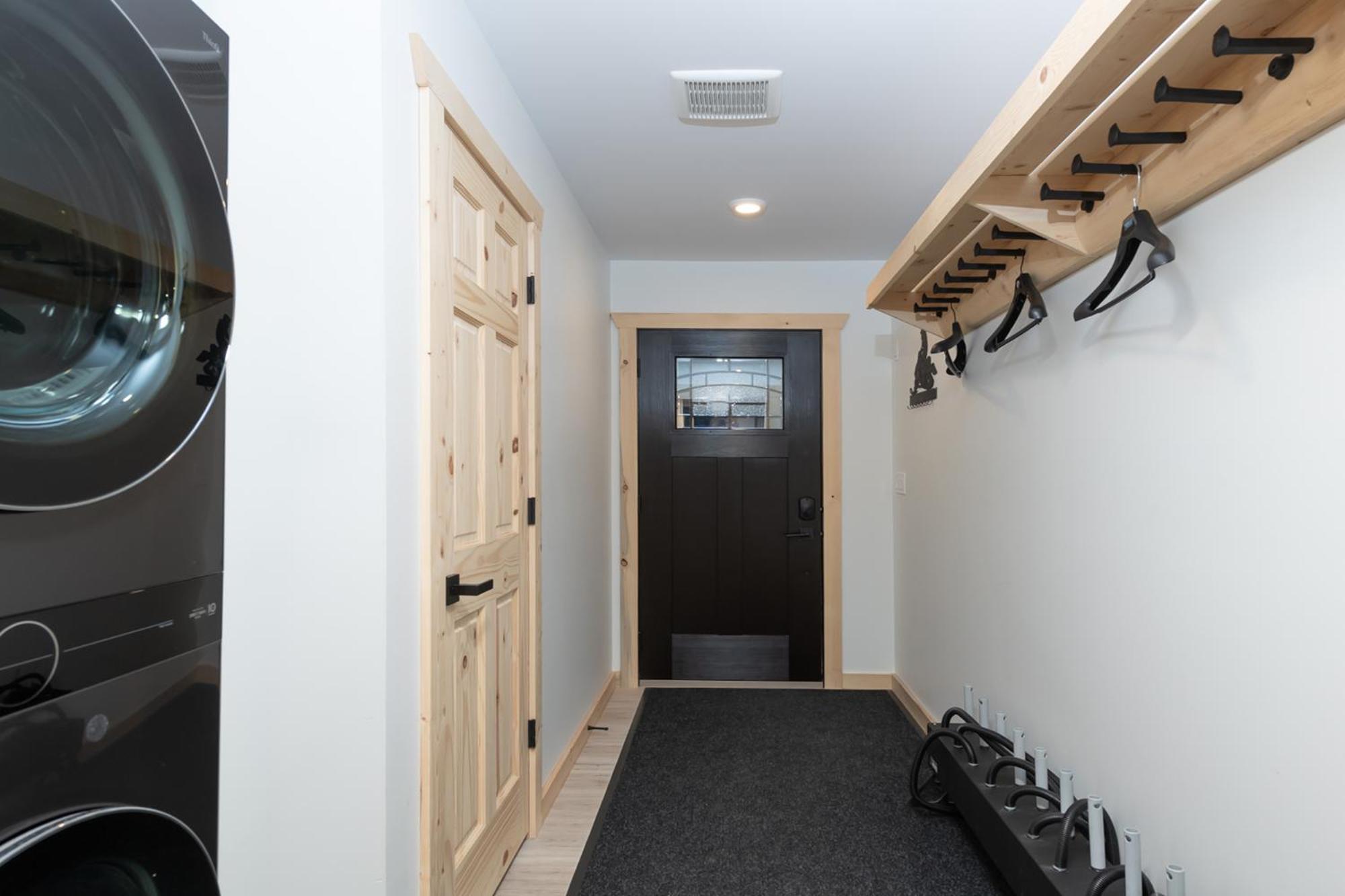 Three-Bedroom House photo 3