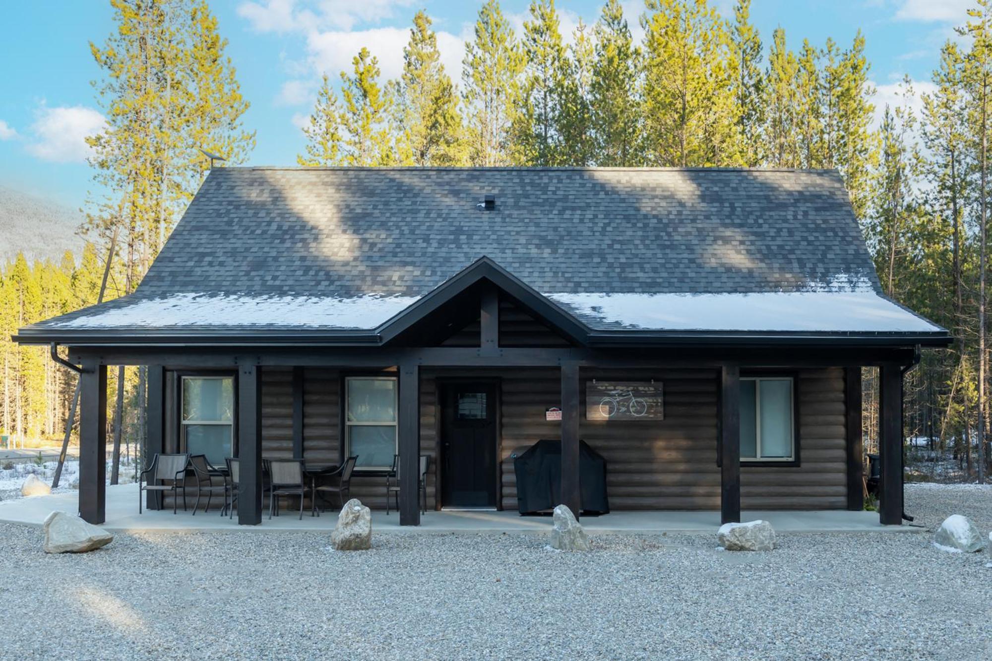 Three-Bedroom House photo 1