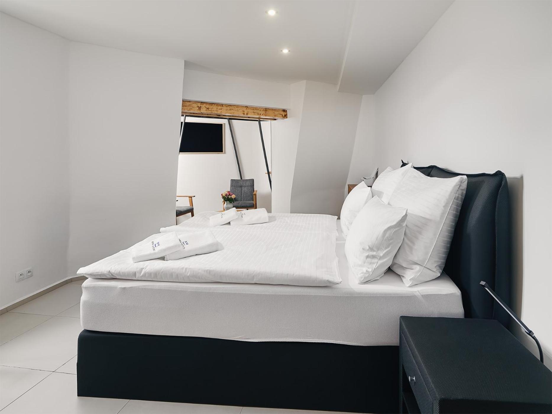 One-Bedroom Apartment - Photo 18