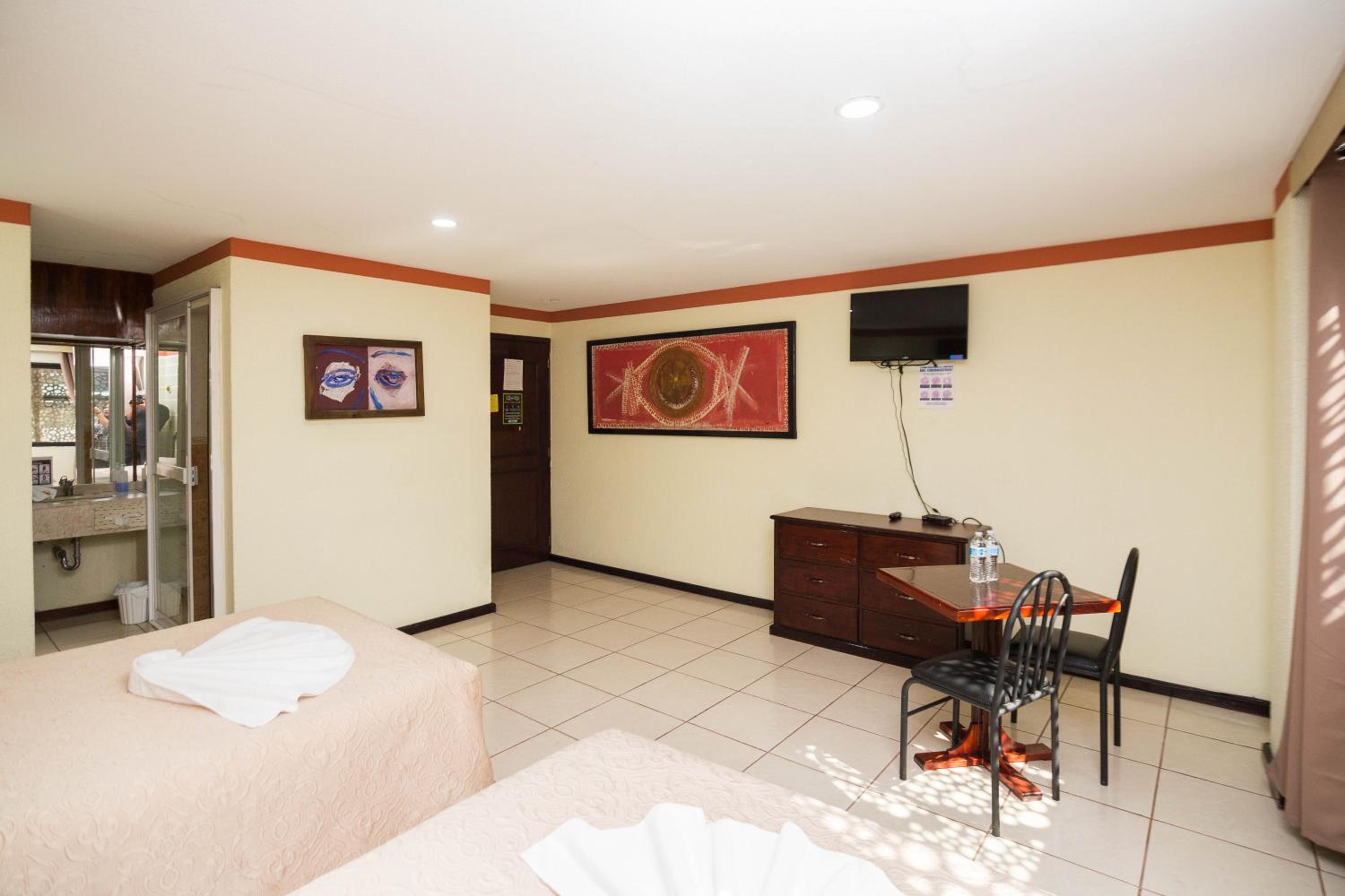 Double Room with Two Double Beds photo 3