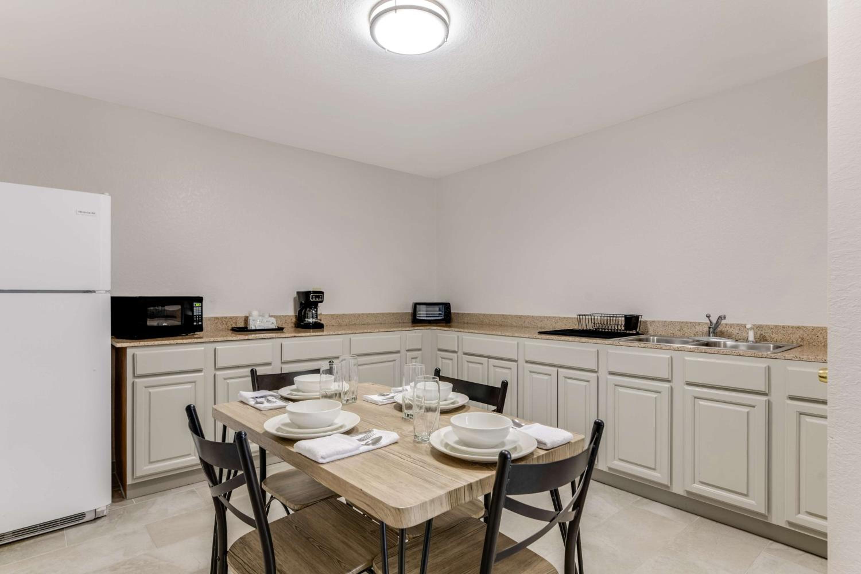 Executive King Suite - Photo 5