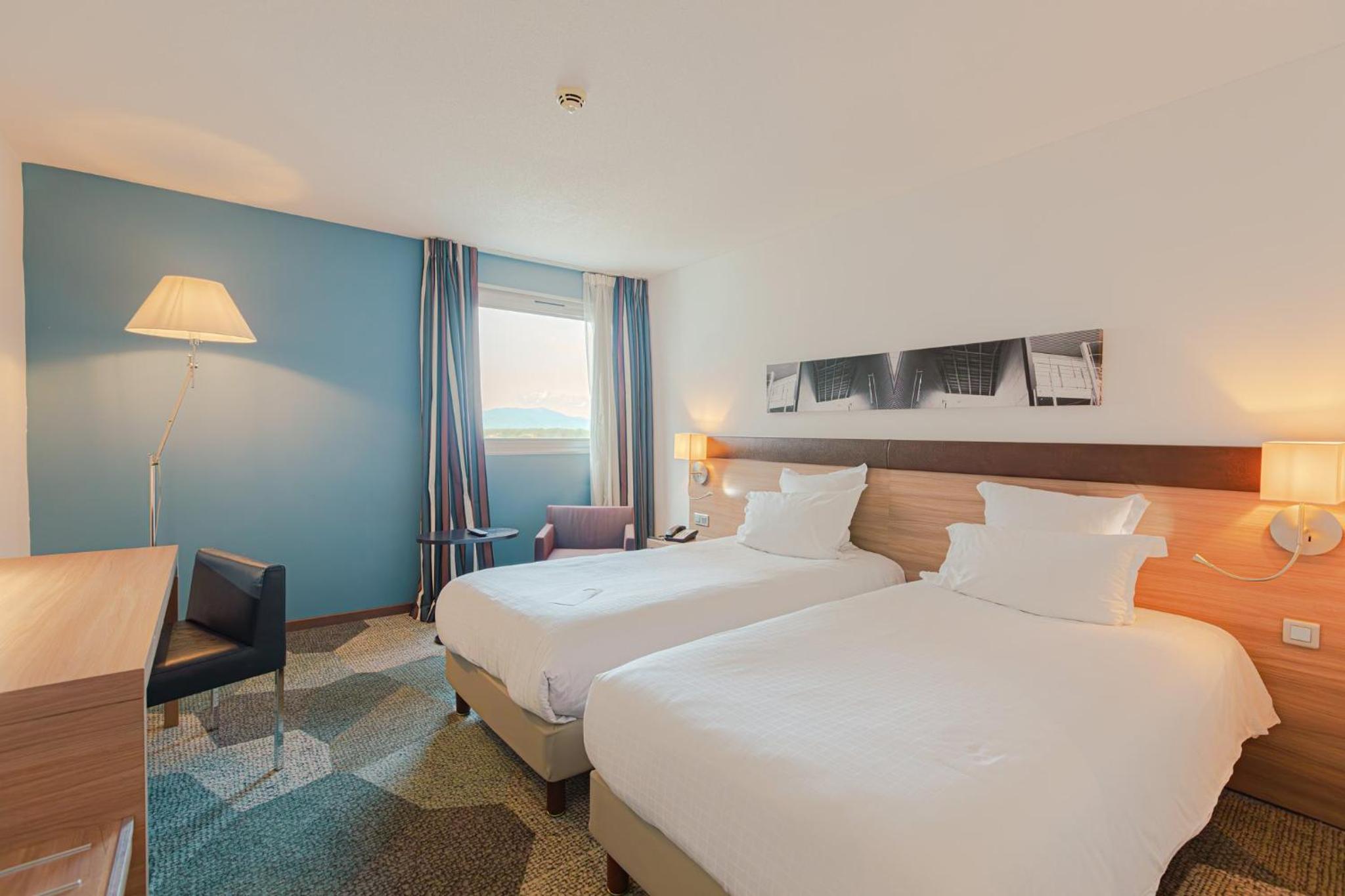 Standard Twin Room - Photo 3