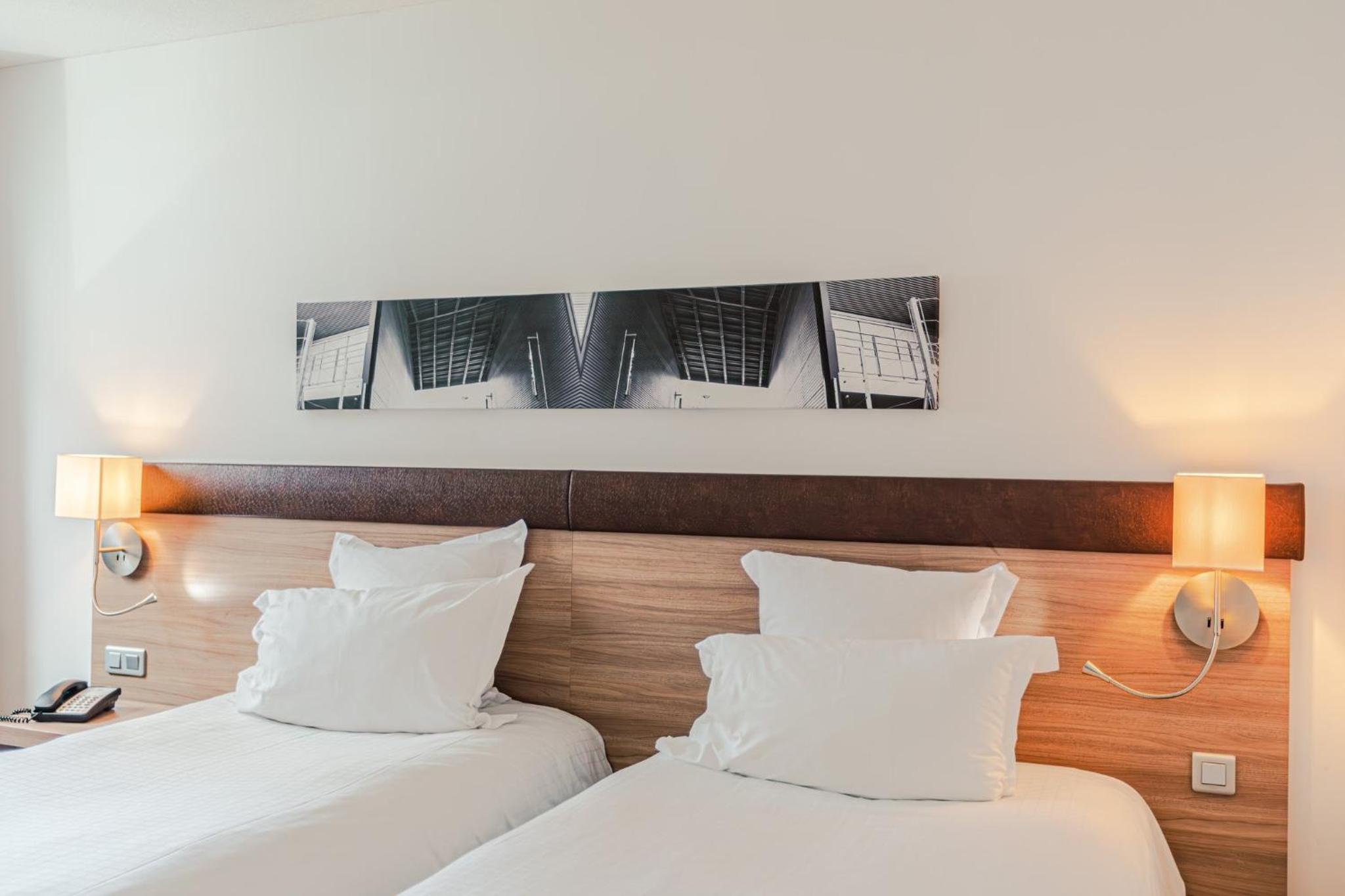 Standard Twin Room - Photo 2