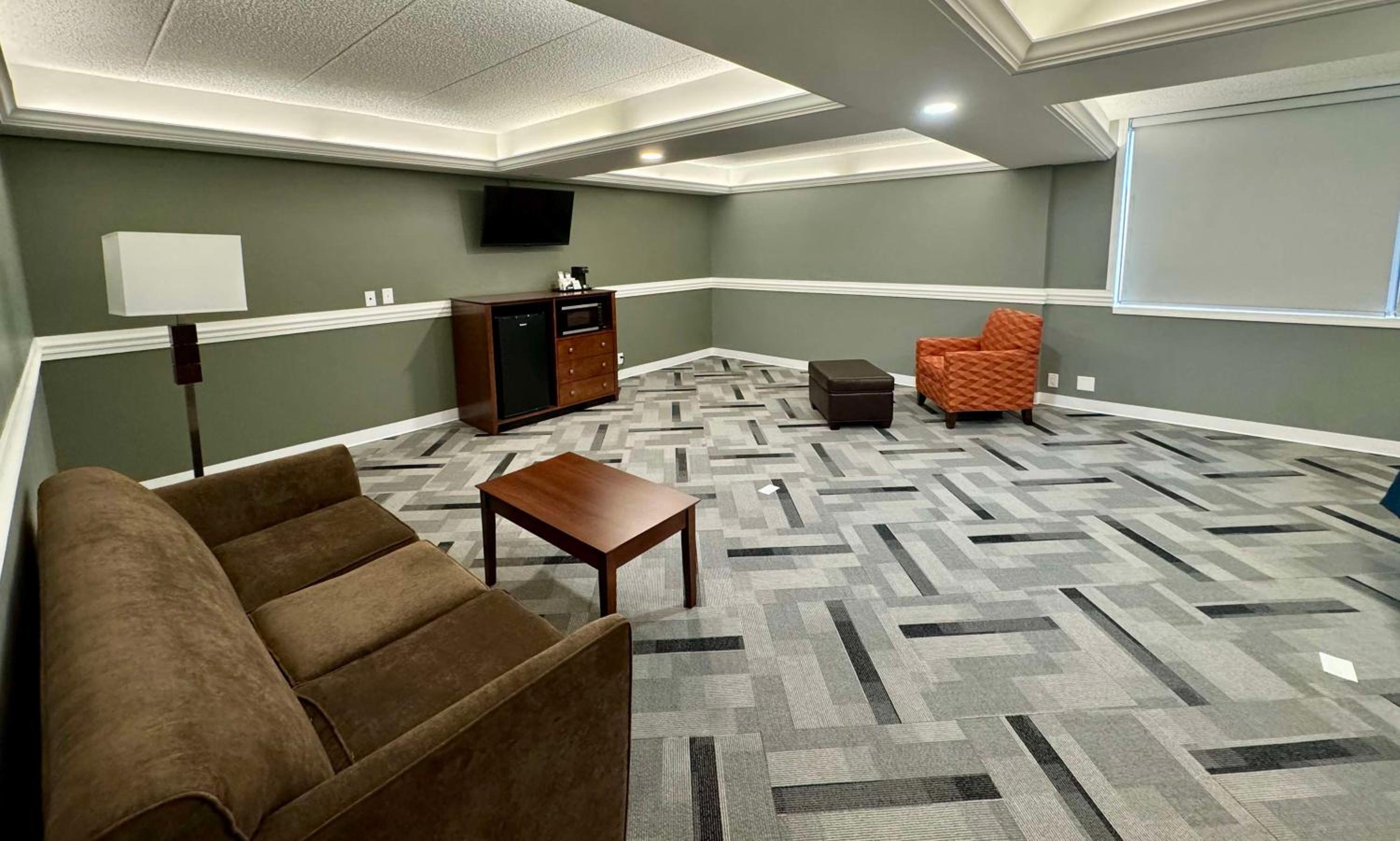 Large King Room - Non-Smoking - Photo 9