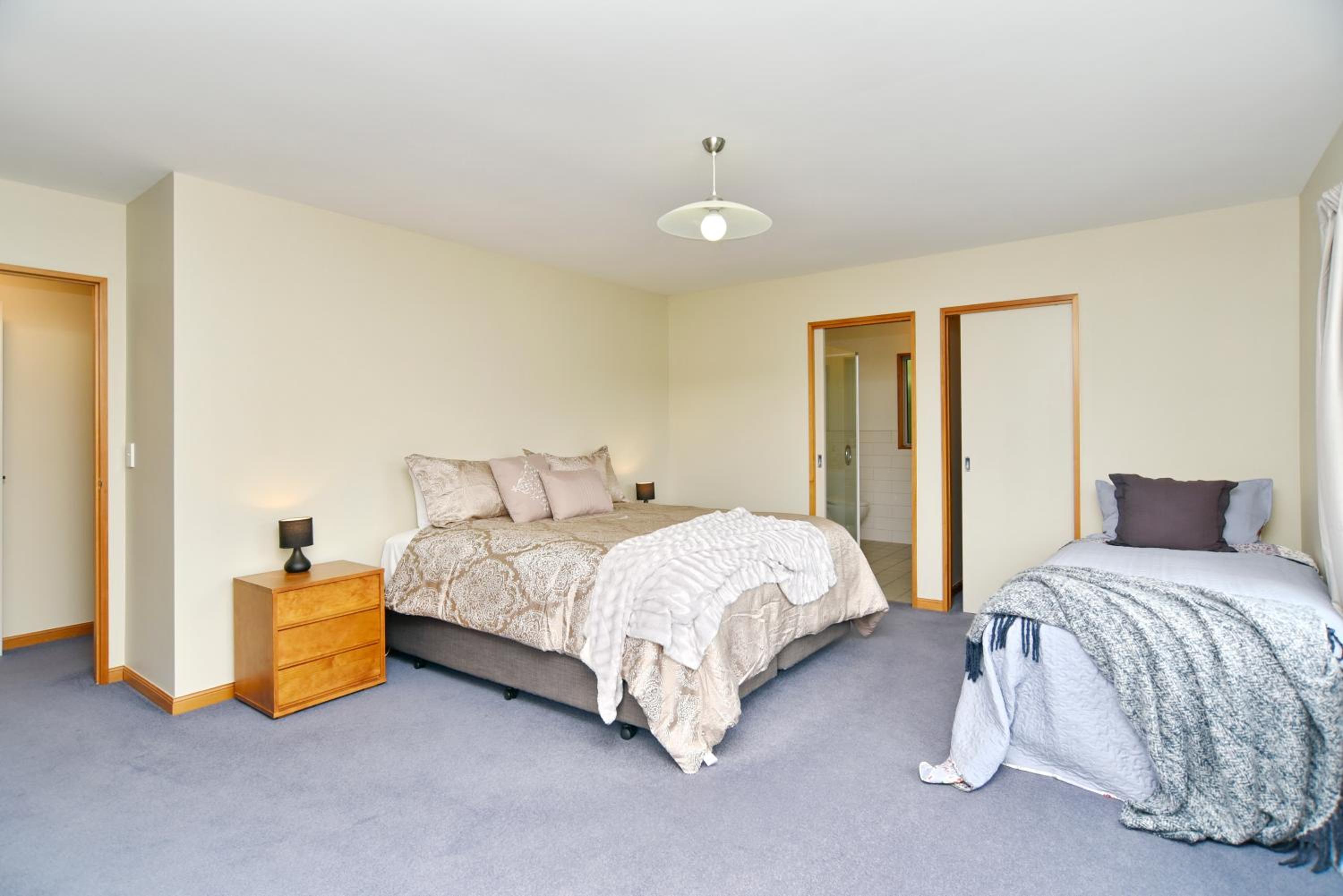 Three-Bedroom House photo 1
