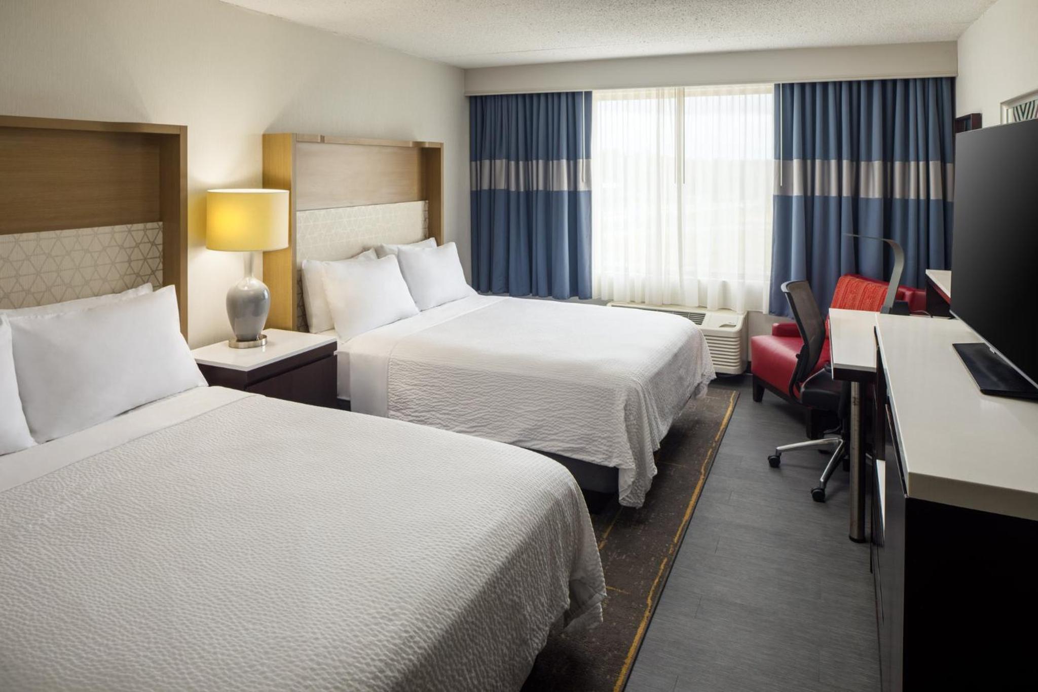 Standard Room with Two Queen Beds - Photo 1