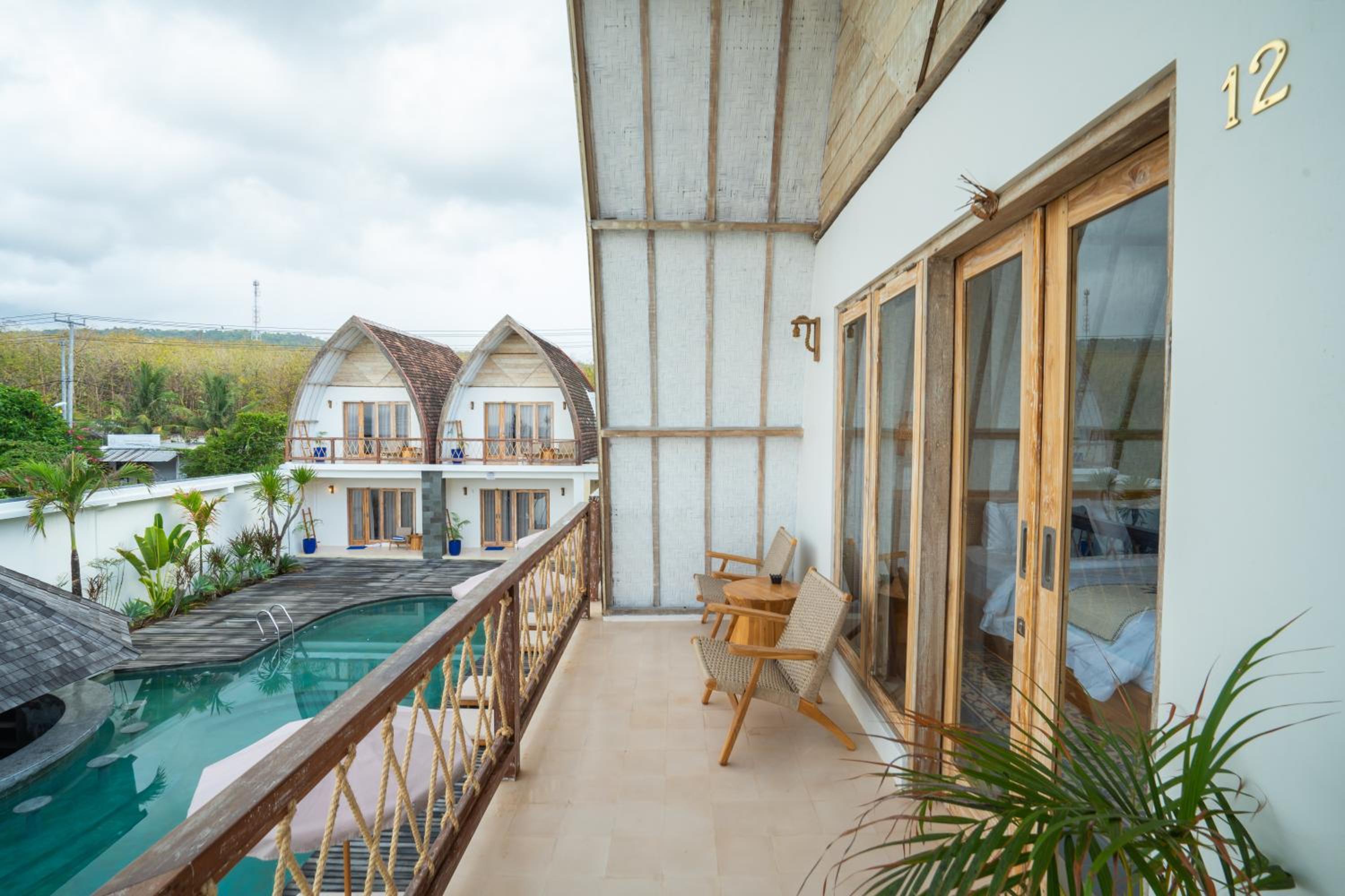 Deluxe Double Pool View  photo 3