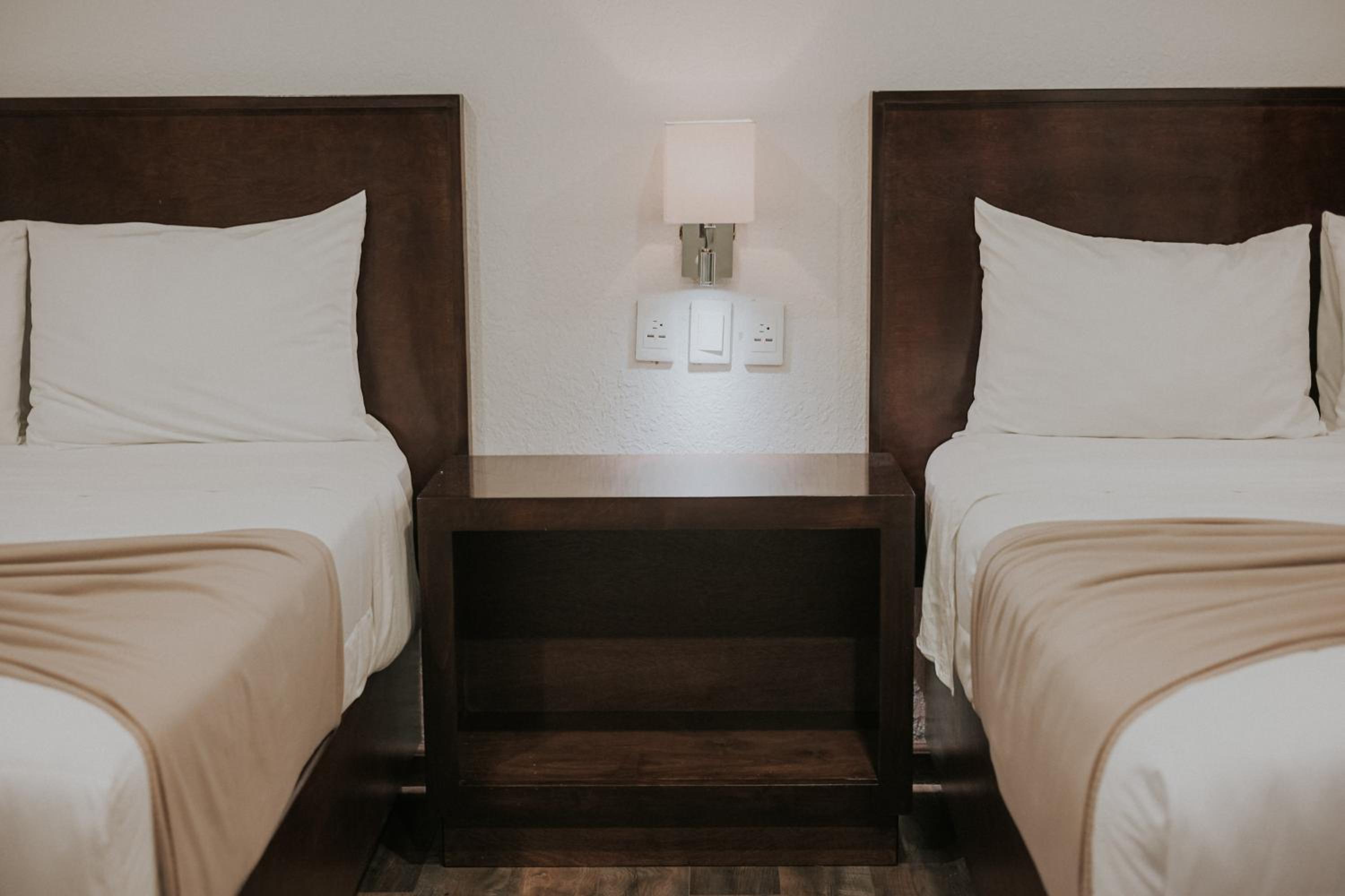 Deluxe Double Room with Two Double Beds photo 3