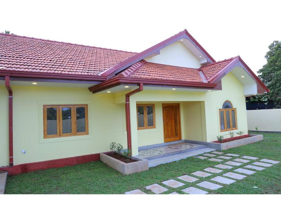 Three-Bedroom House photo 2