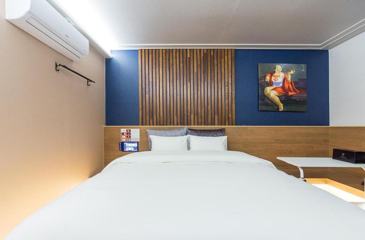 Deluxe Double Room - Photo 8