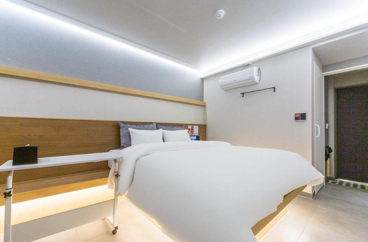 Deluxe Double Room - Photo 18