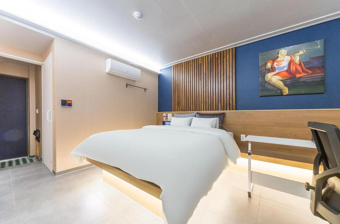 Deluxe Double Room - Photo 15