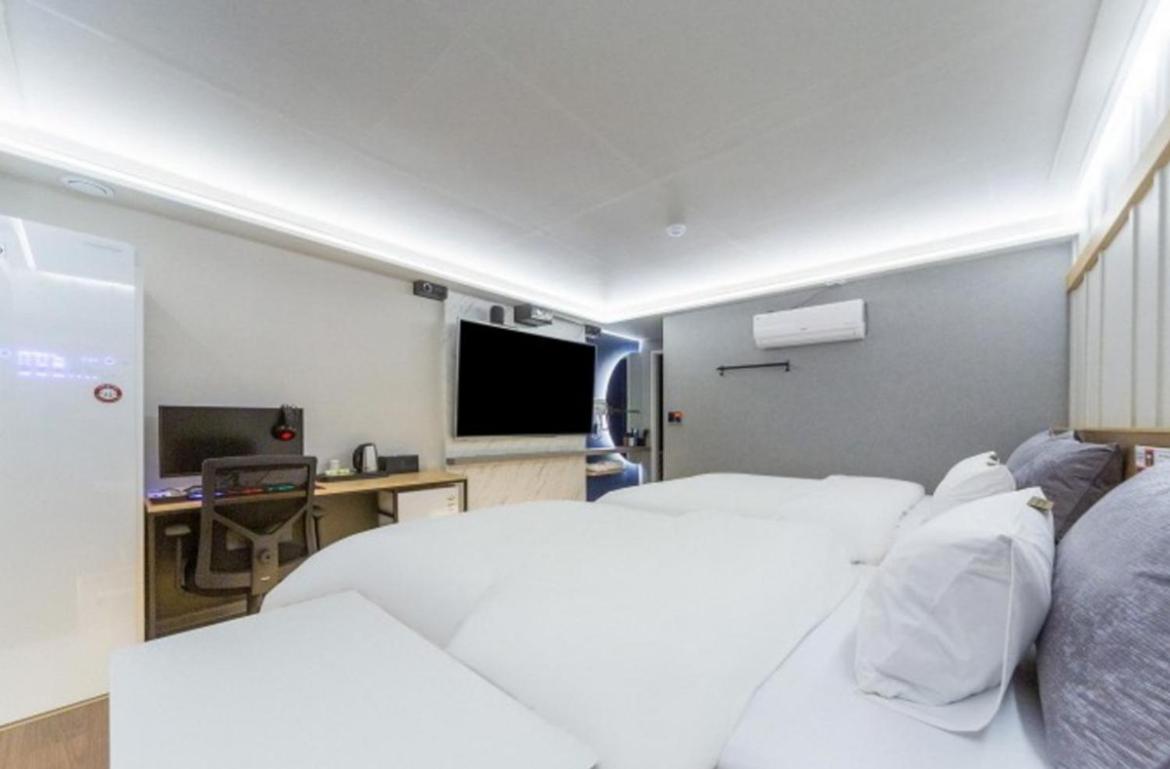Superior Twin Room - Photo 2