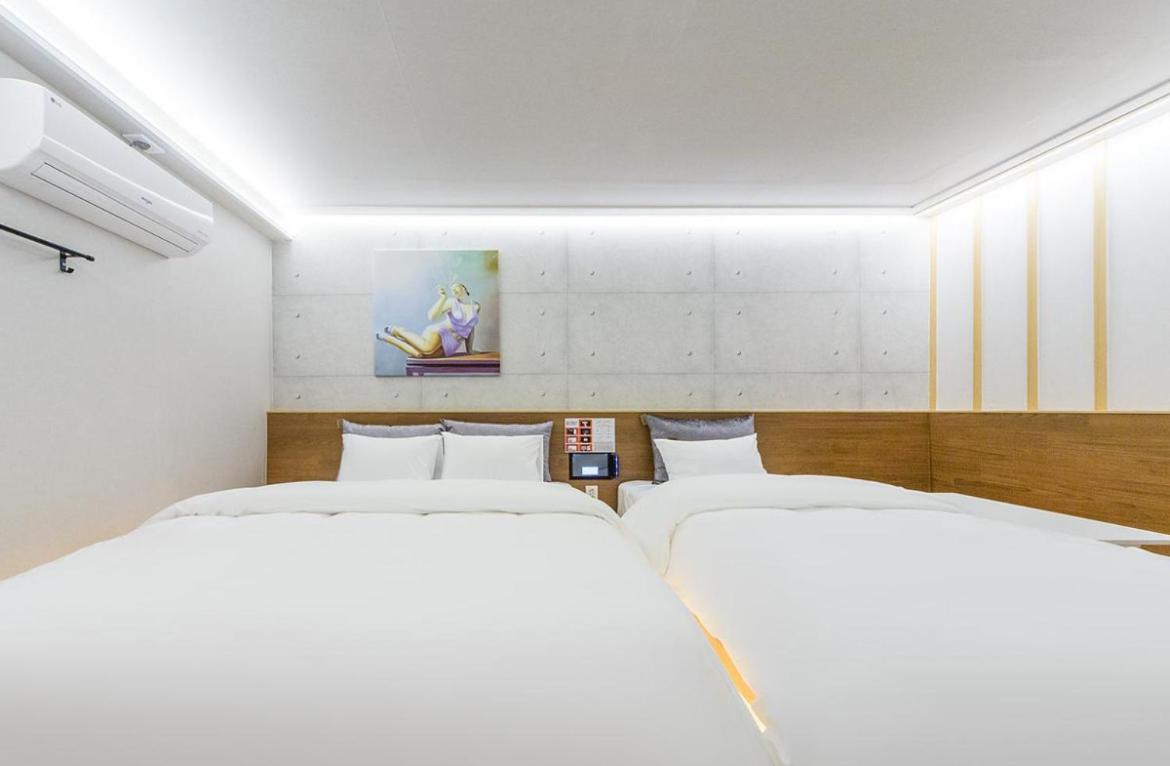 Deluxe Twin Room - Photo 2