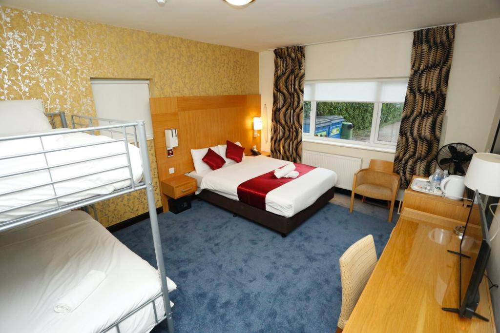 Triple Room with Private Bathroom photo 1