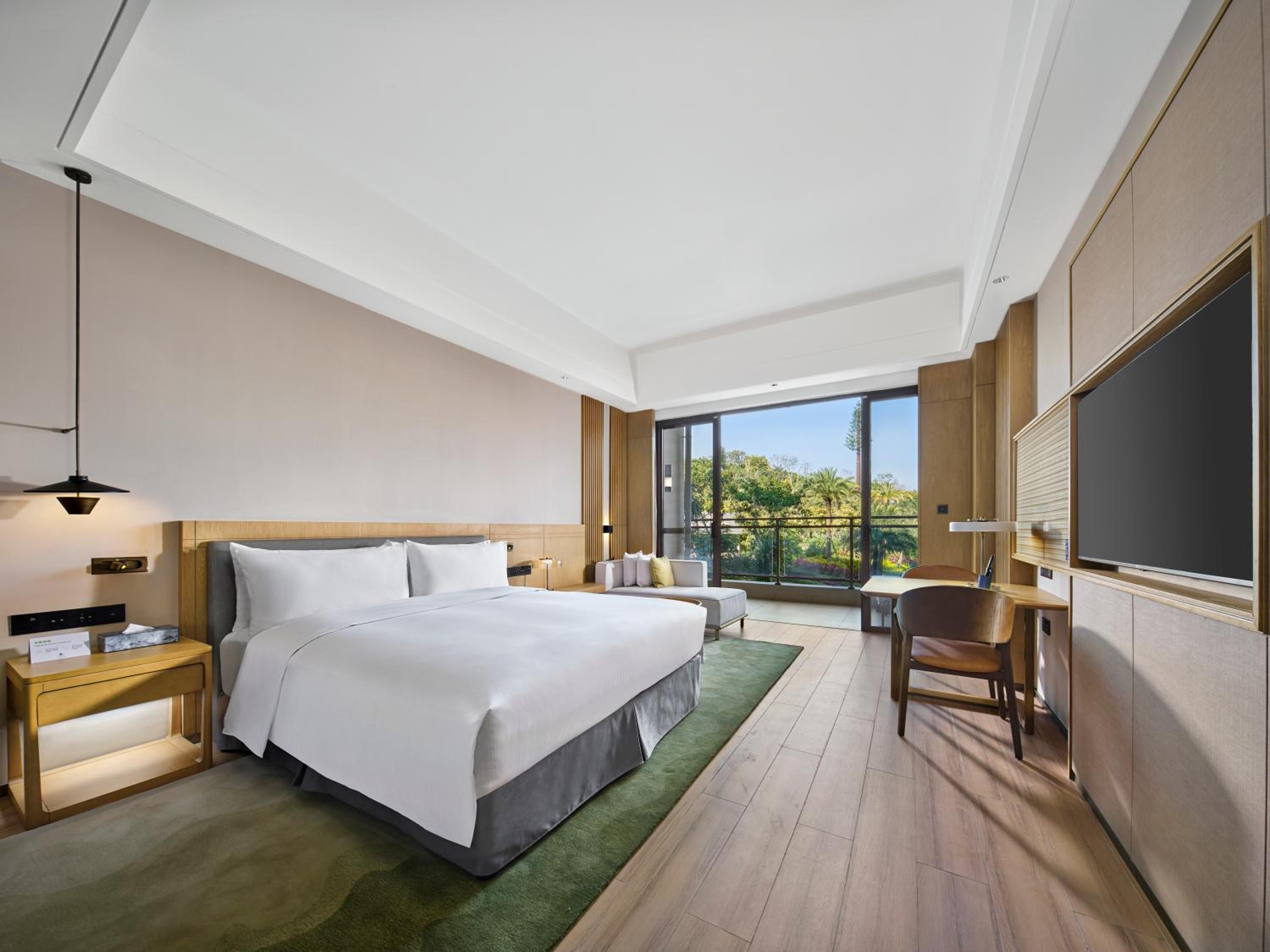 Deluxe King Room