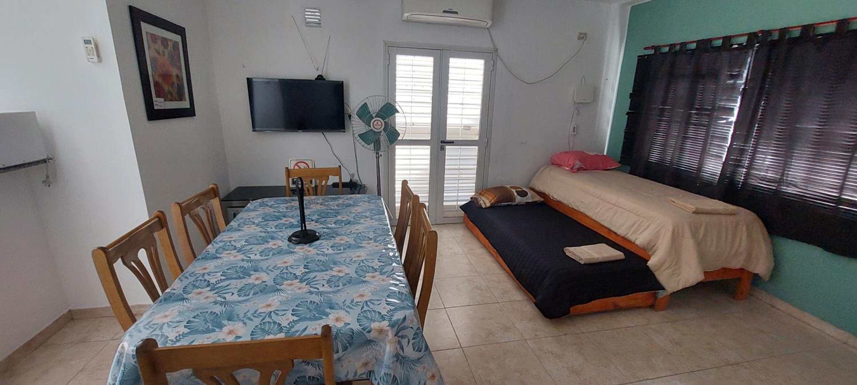 One-Bedroom House photo 1