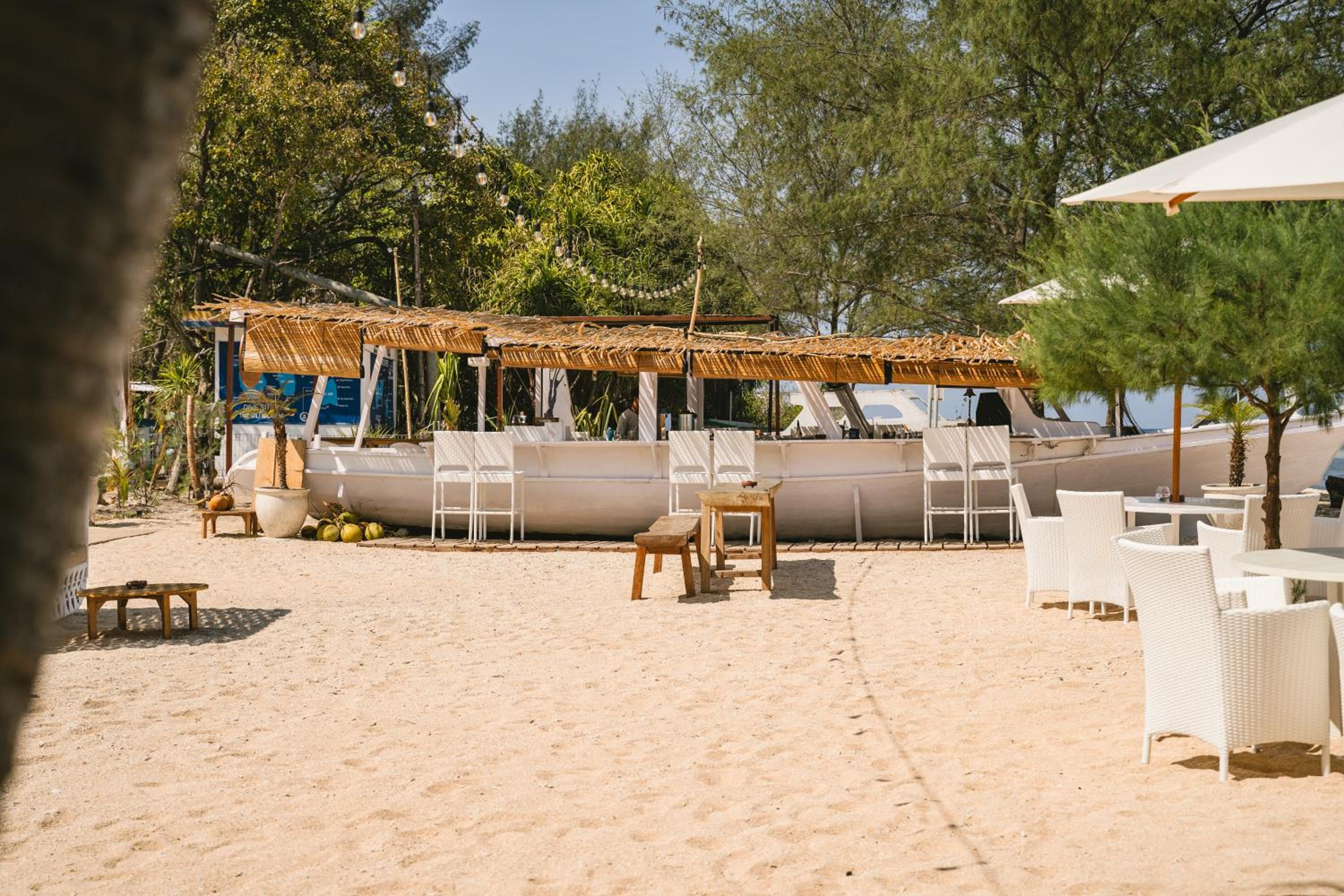 Villa with Private Pool - Photo 3